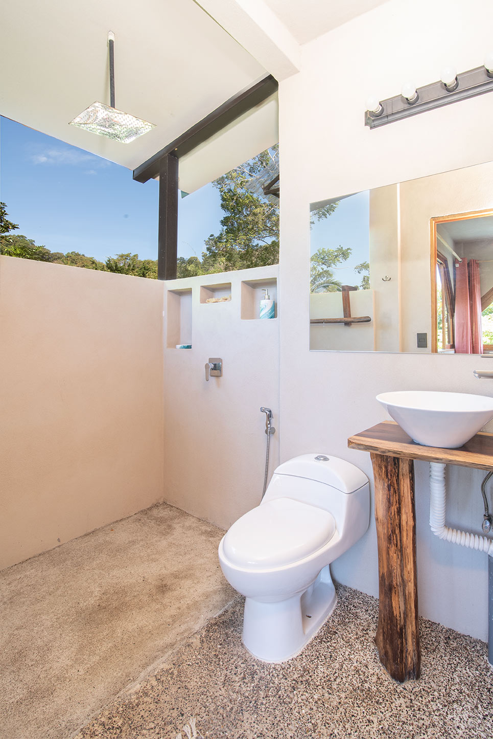 4 bed Single Family Homes For Sale in Santa Teresa, Puntarenas - thumb 7