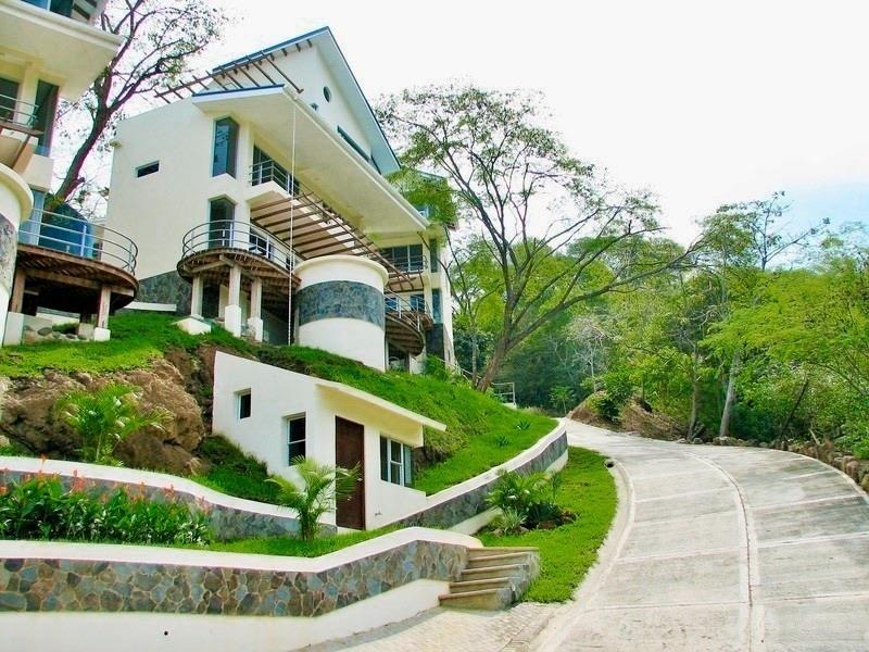 3 bed Single Family Homes For Sale in Playas Del Coco, Guanacaste - thumb 2