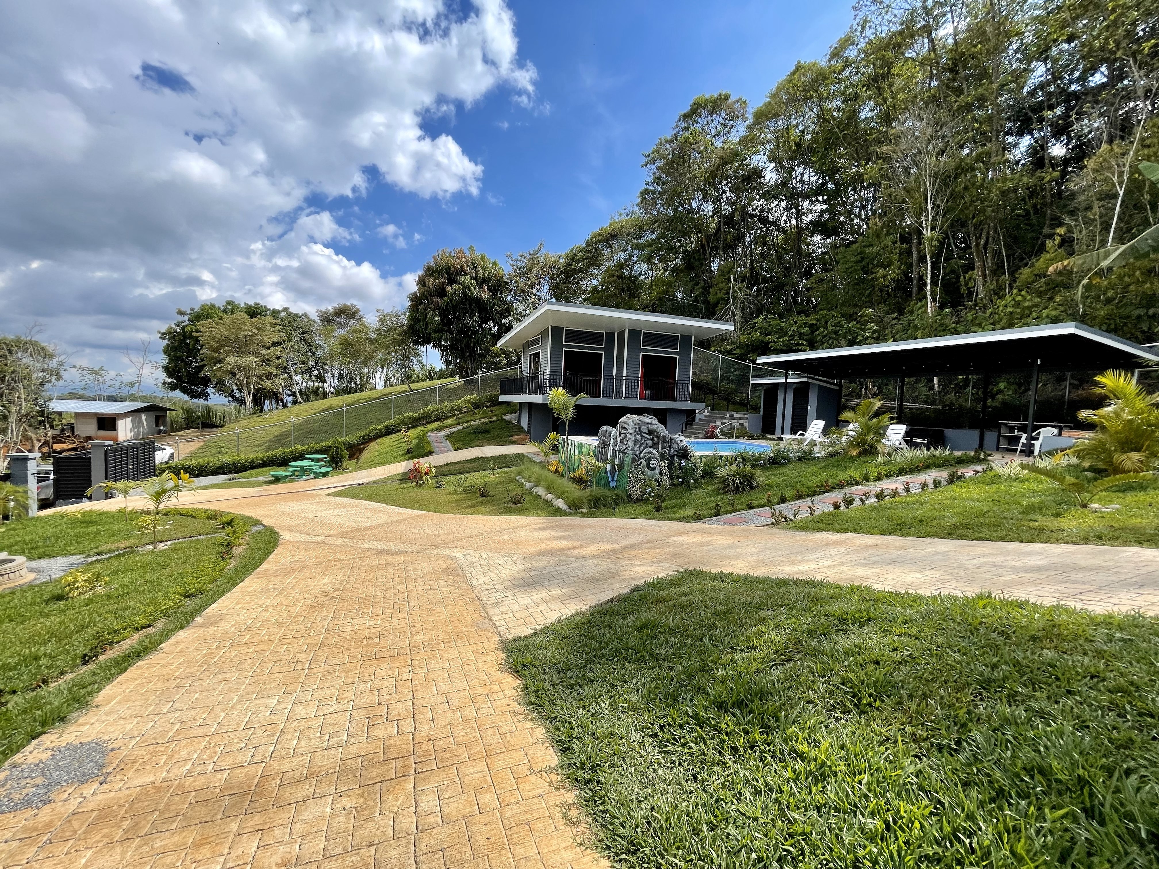 5 bed Single Family Homes For Sale in San Isidro de El General, San Jose - thumb 6