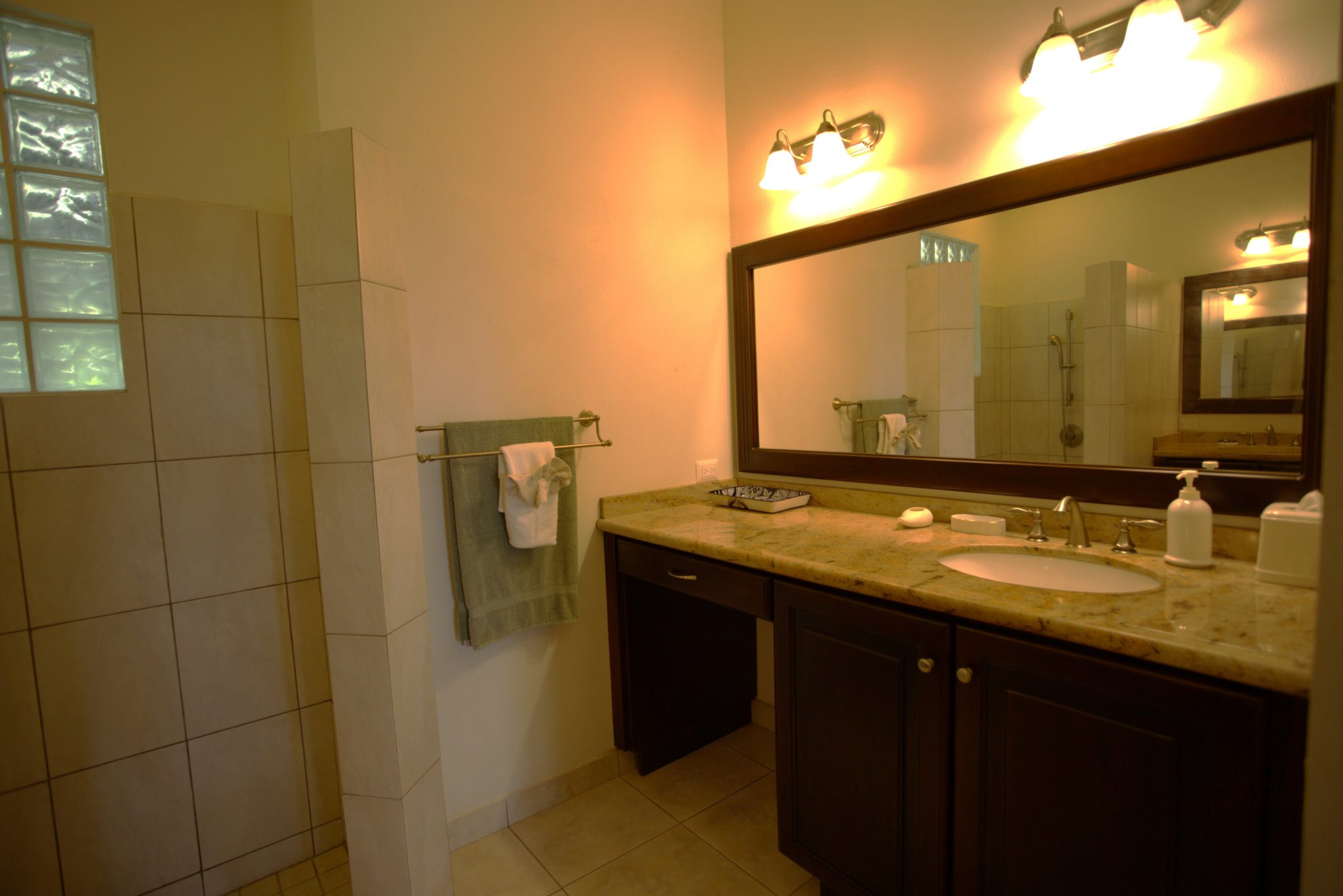 5 bed Single Family Homes For Sale in Playas Del Coco, Guanacaste - thumb 9