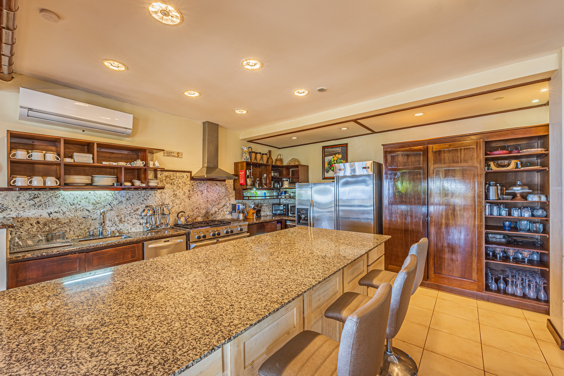 6 bed Single Family Homes For Sale in Dominical, Puntarenas - thumb 18