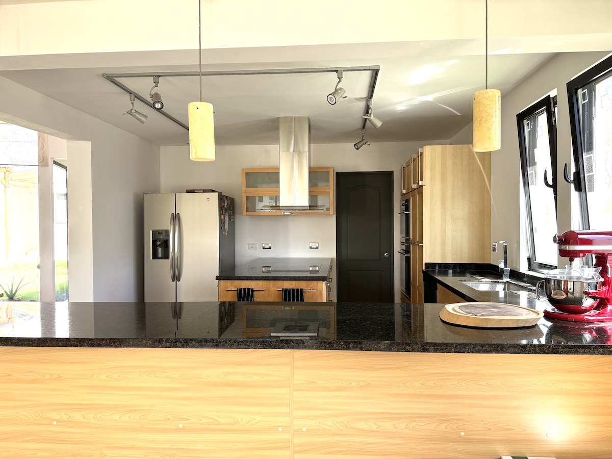 4 bed Single Family Homes For Sale in La Guacima, Alajuela - thumb 11