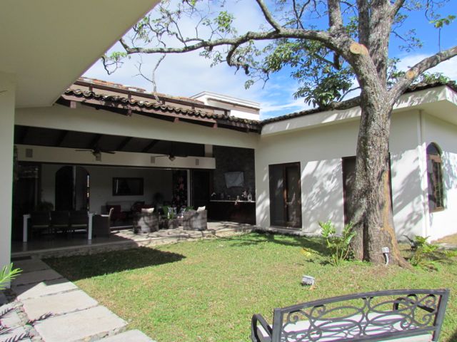 4 bed Single Family Homes For Sale in Piedades, San Jose - thumb 2