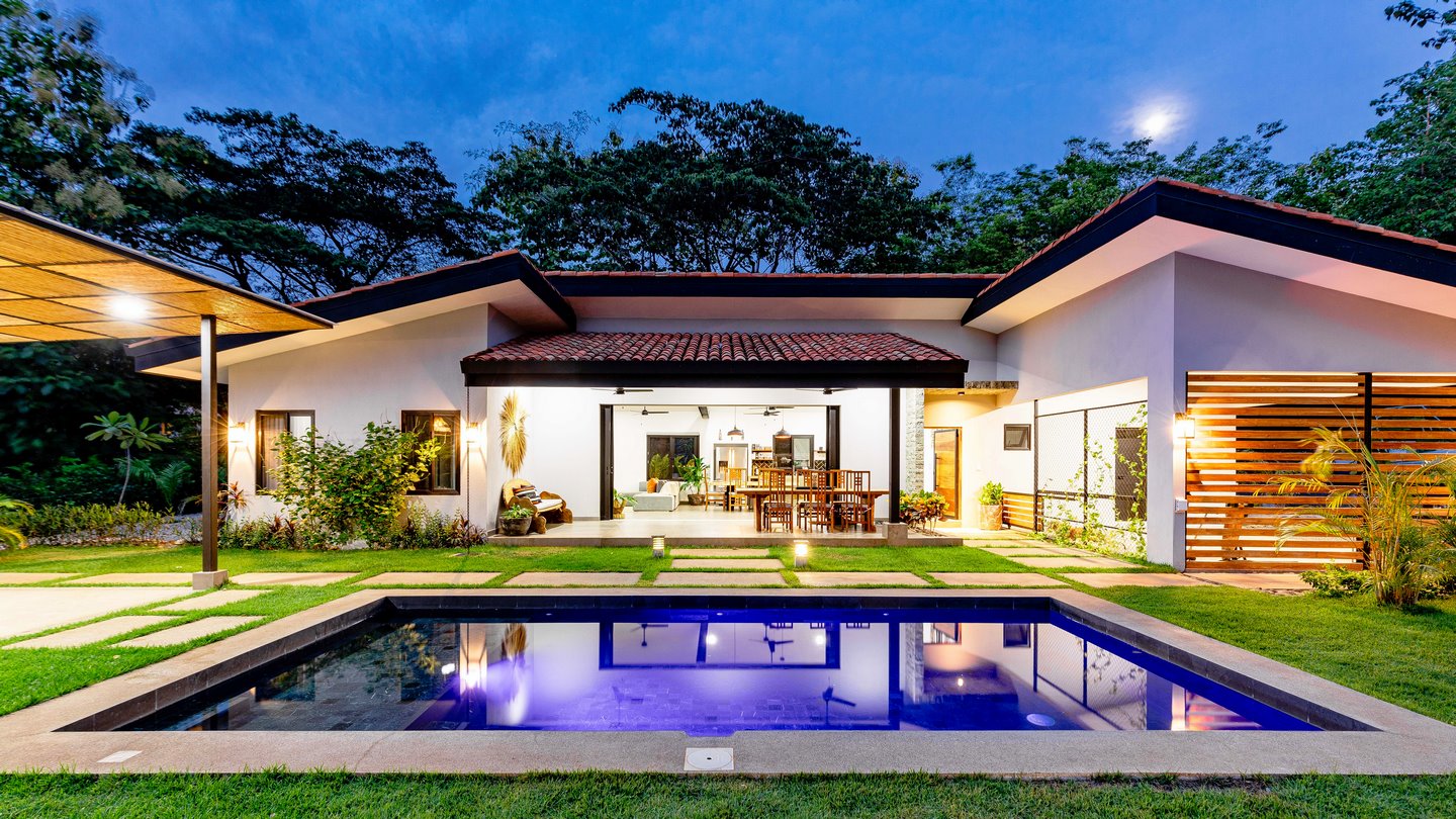 3 bed Single Family Homes For Sale in Tamarindo, Guanacaste - thumb 1