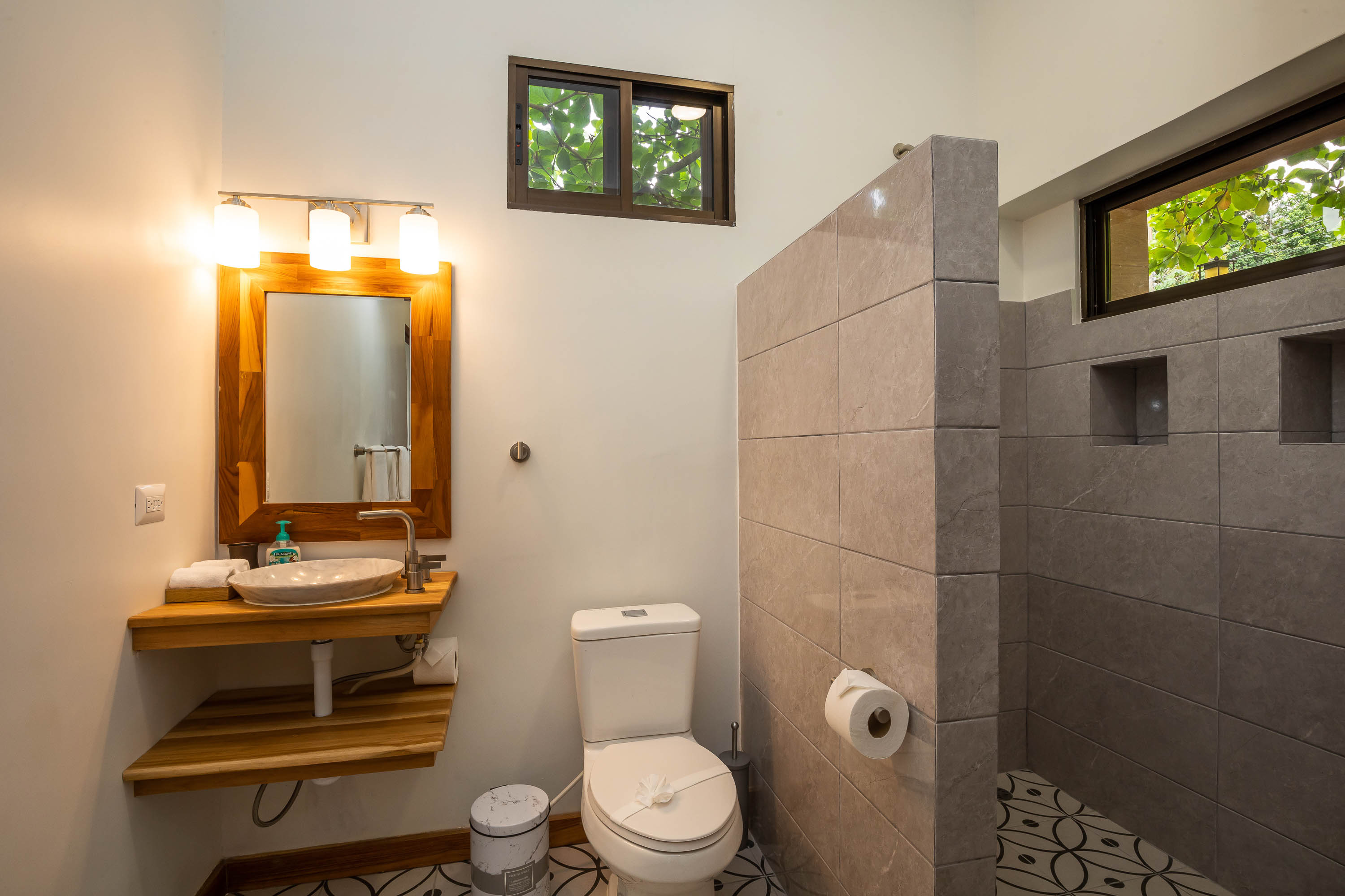 4 bed Single Family Homes For Sale in Manuel Antonio, Puntarenas - thumb 26