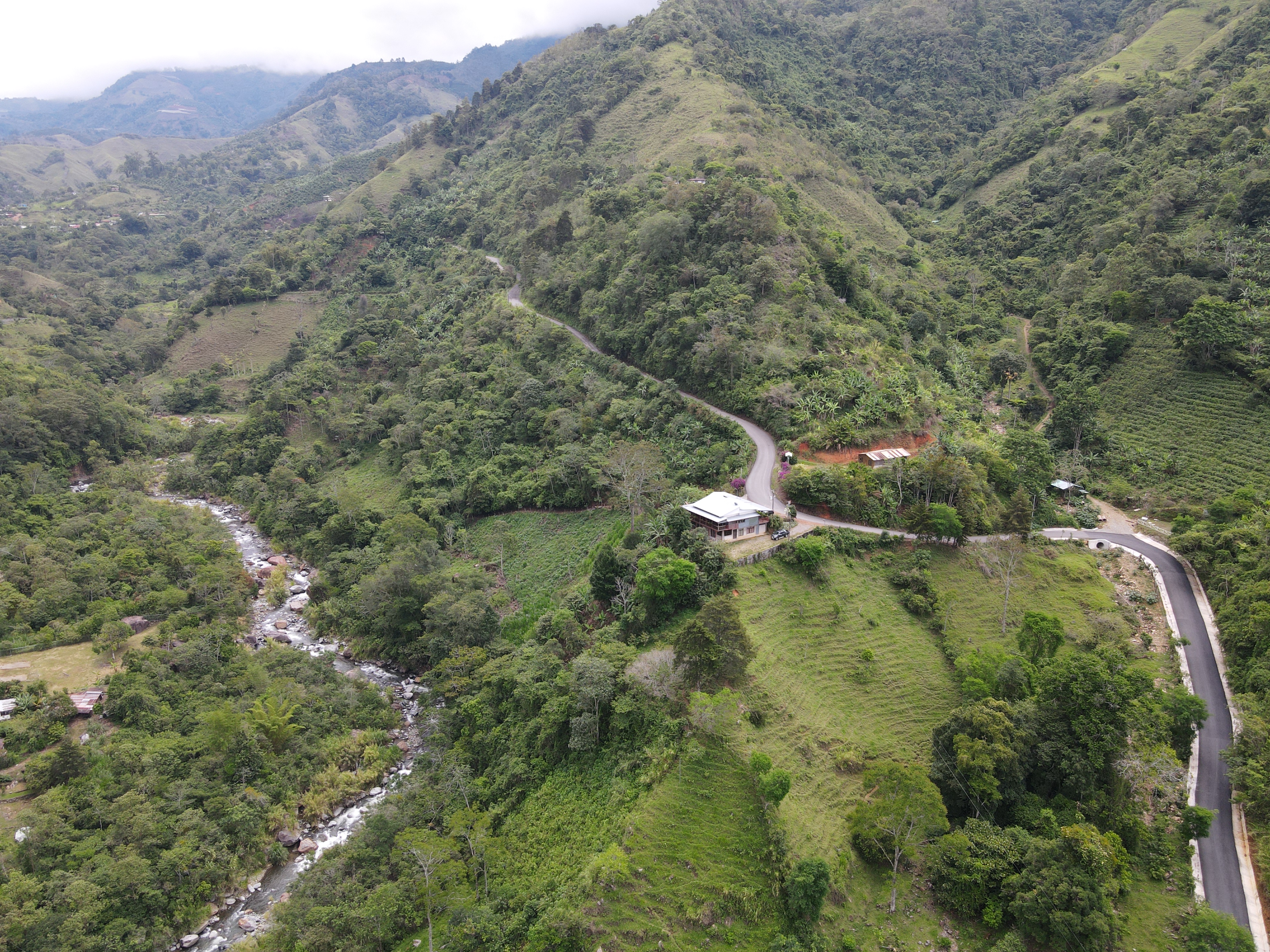 4 bed Single Family Homes For Sale in Perez Zeledon, San Jose - thumb 4