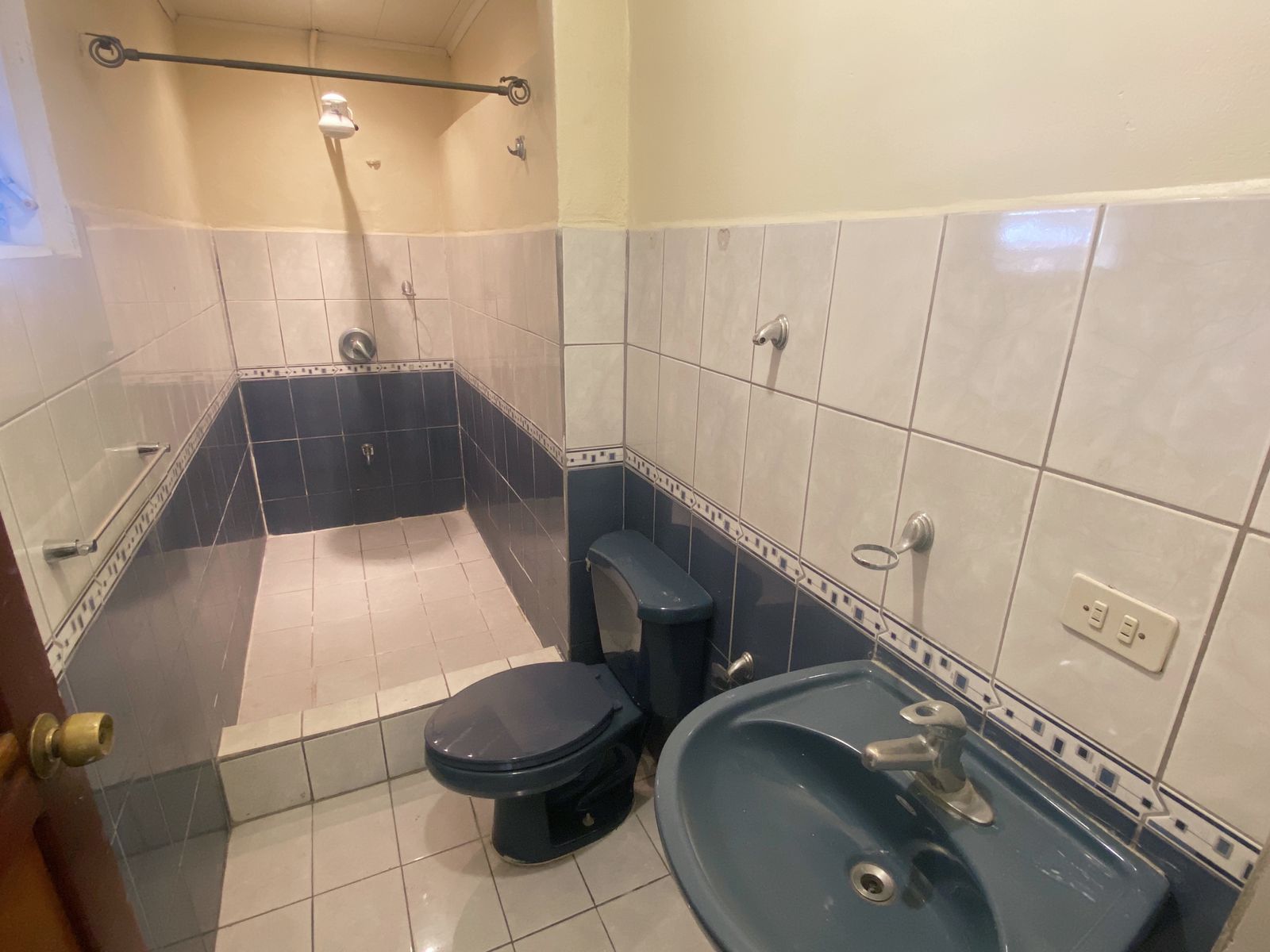 7 bed Single Family Homes For Sale in Coronado, San Jose - thumb 21