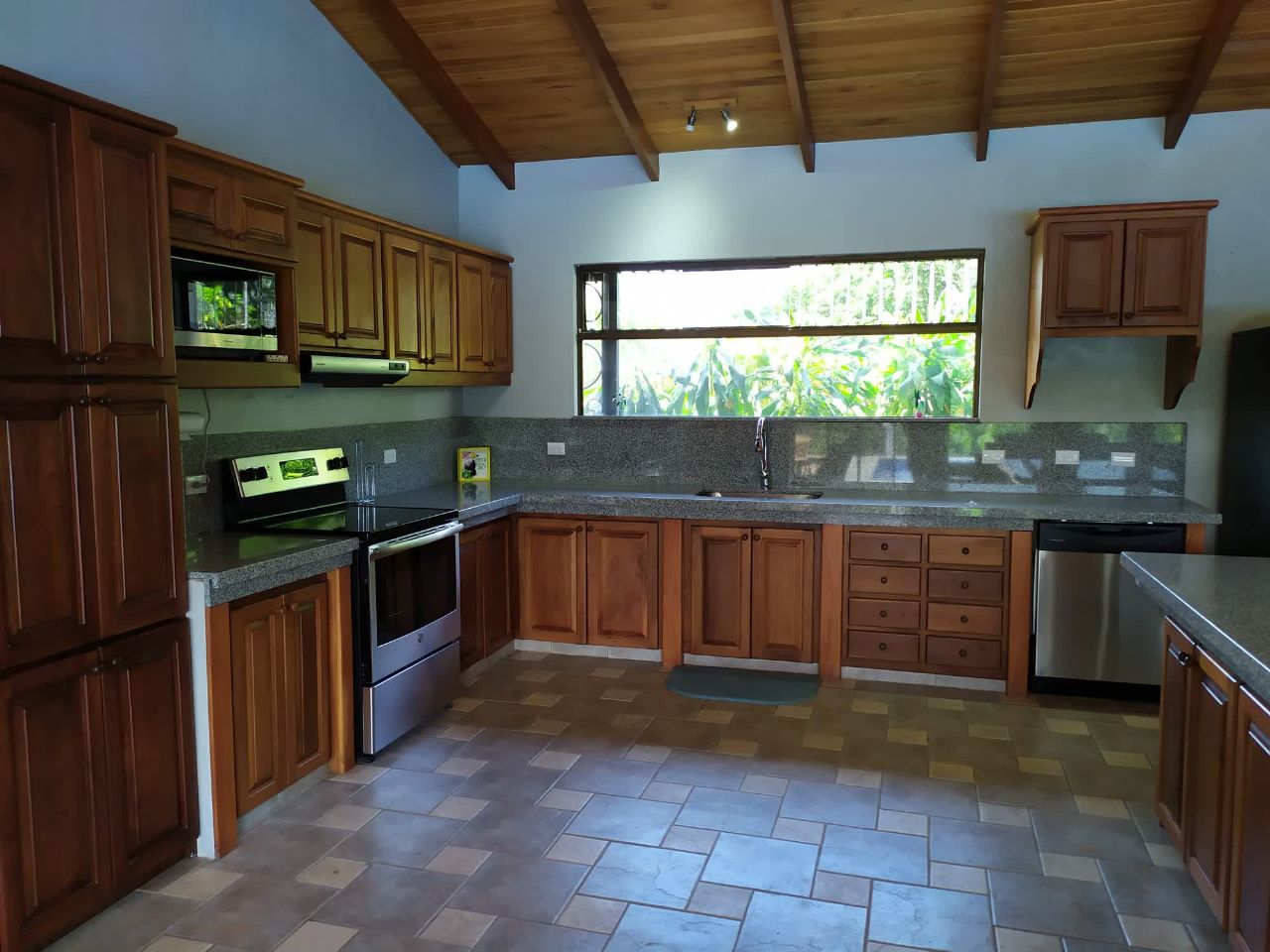 4 bed Single Family Homes For Sale in Atenas, Alajuela - thumb 6