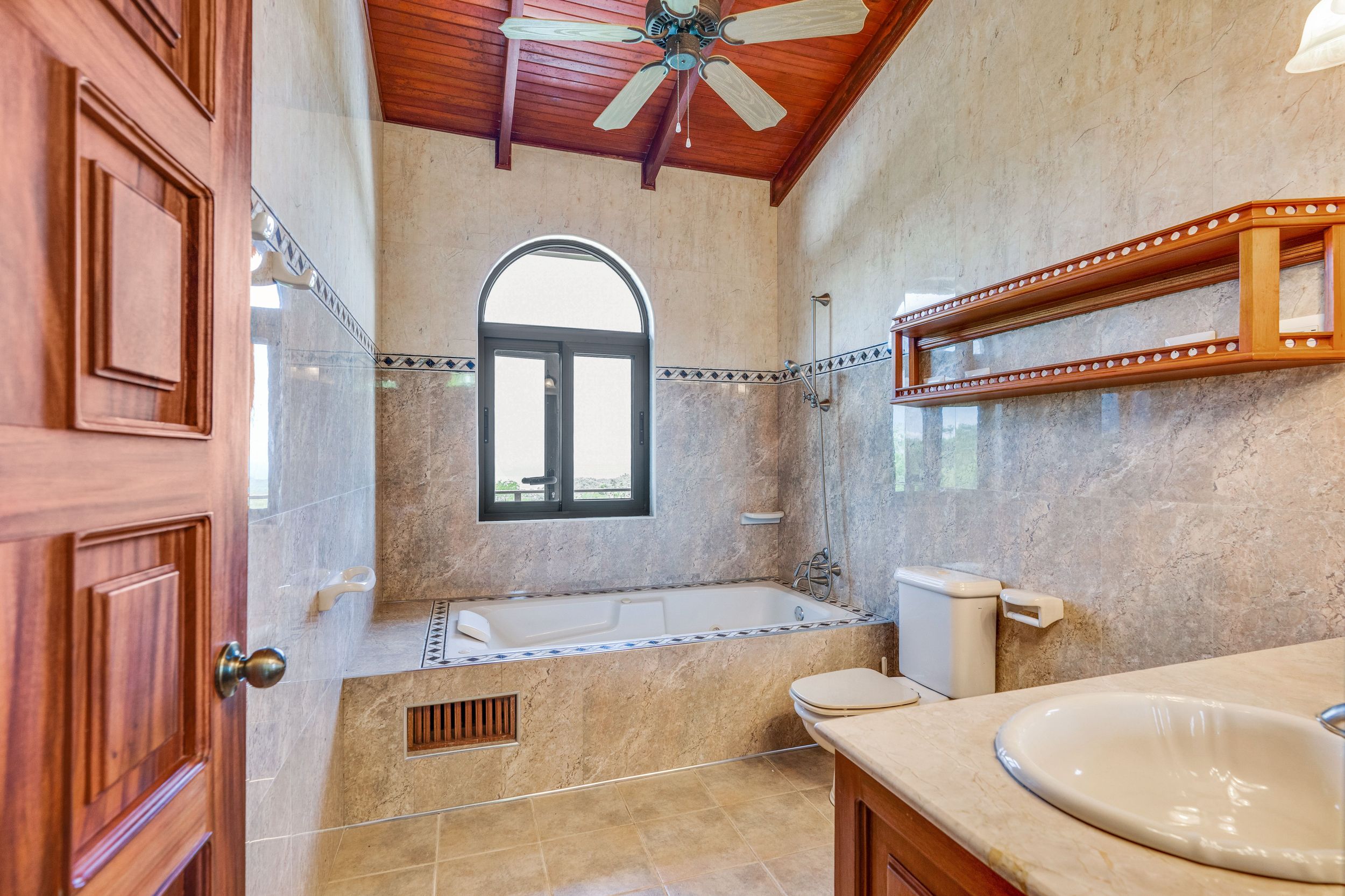 7 bed Single Family Homes For Sale in Ojochal, Puntarenas - thumb 29