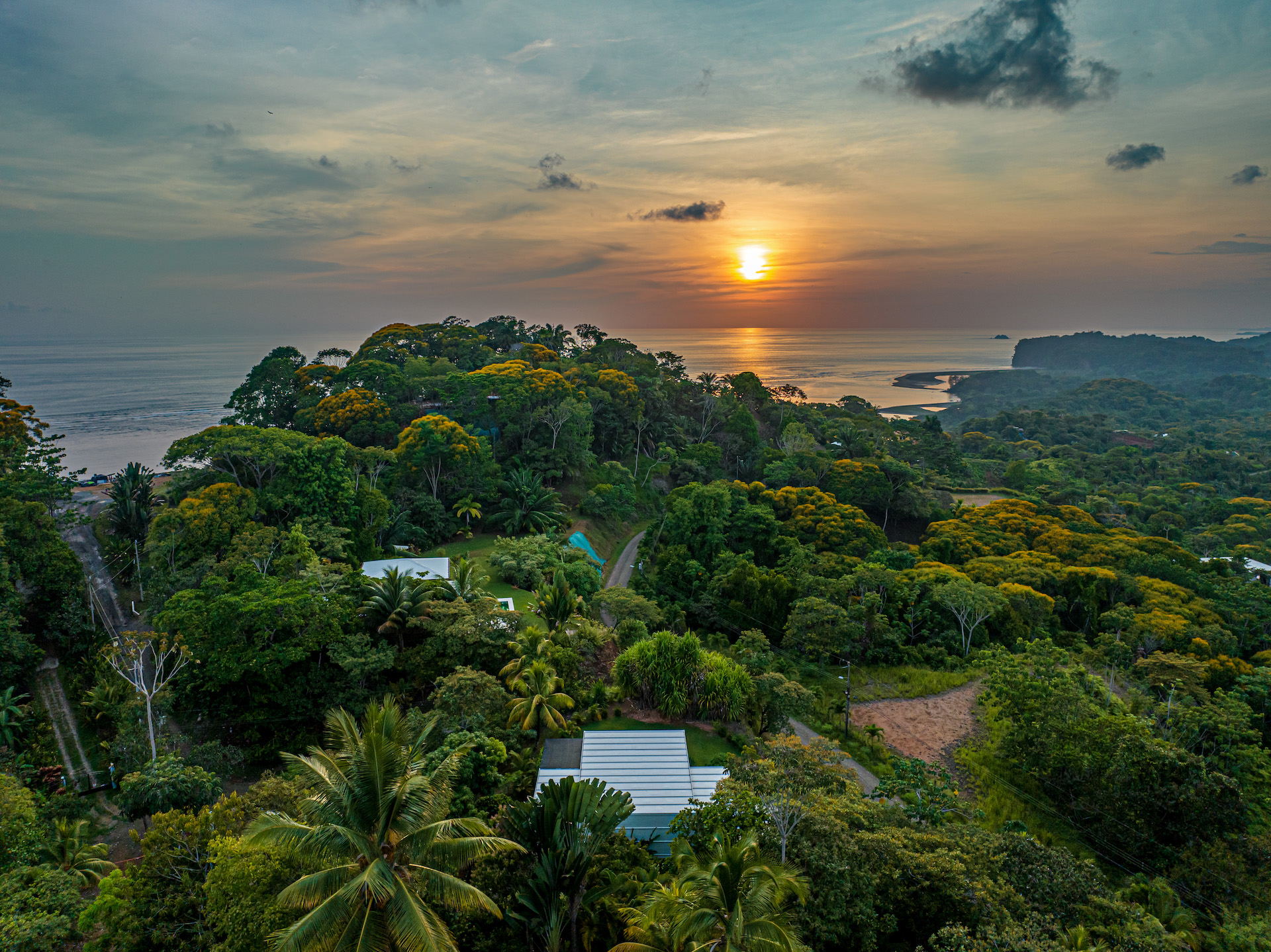 3 bed Single Family Homes For Sale in Ojochal, Puntarenas - thumb 5