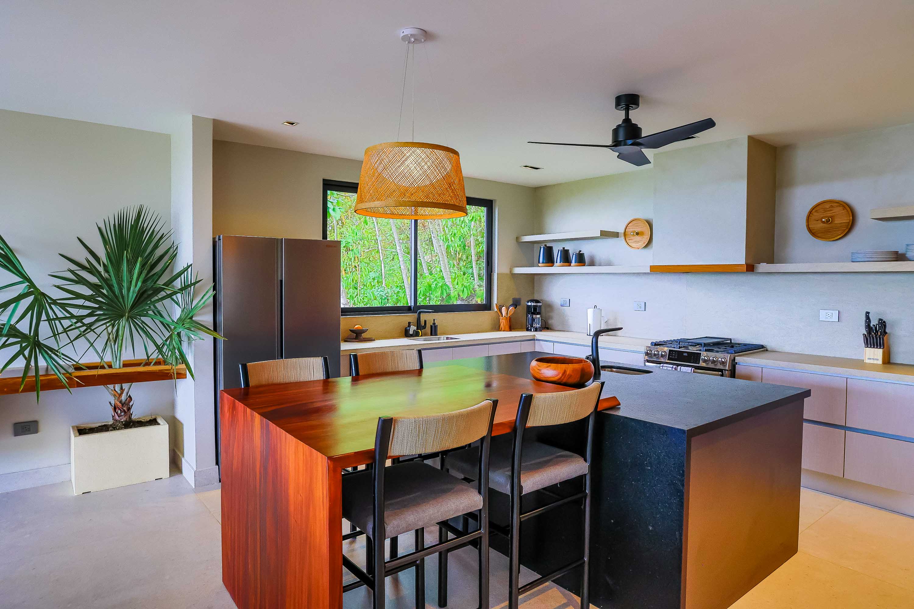 6 bed Single Family Homes For Sale in Manuel Antonio, Puntarenas - thumb 17