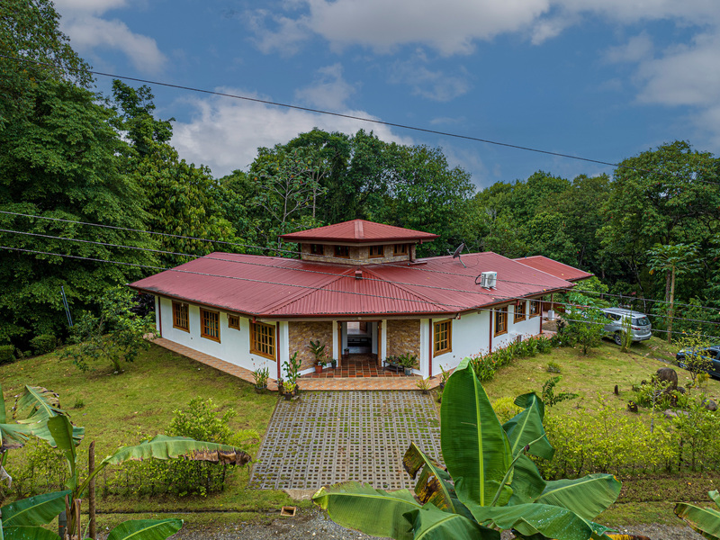 5 bed Single Family Homes For Sale in Ojochal, Puntarenas - 1