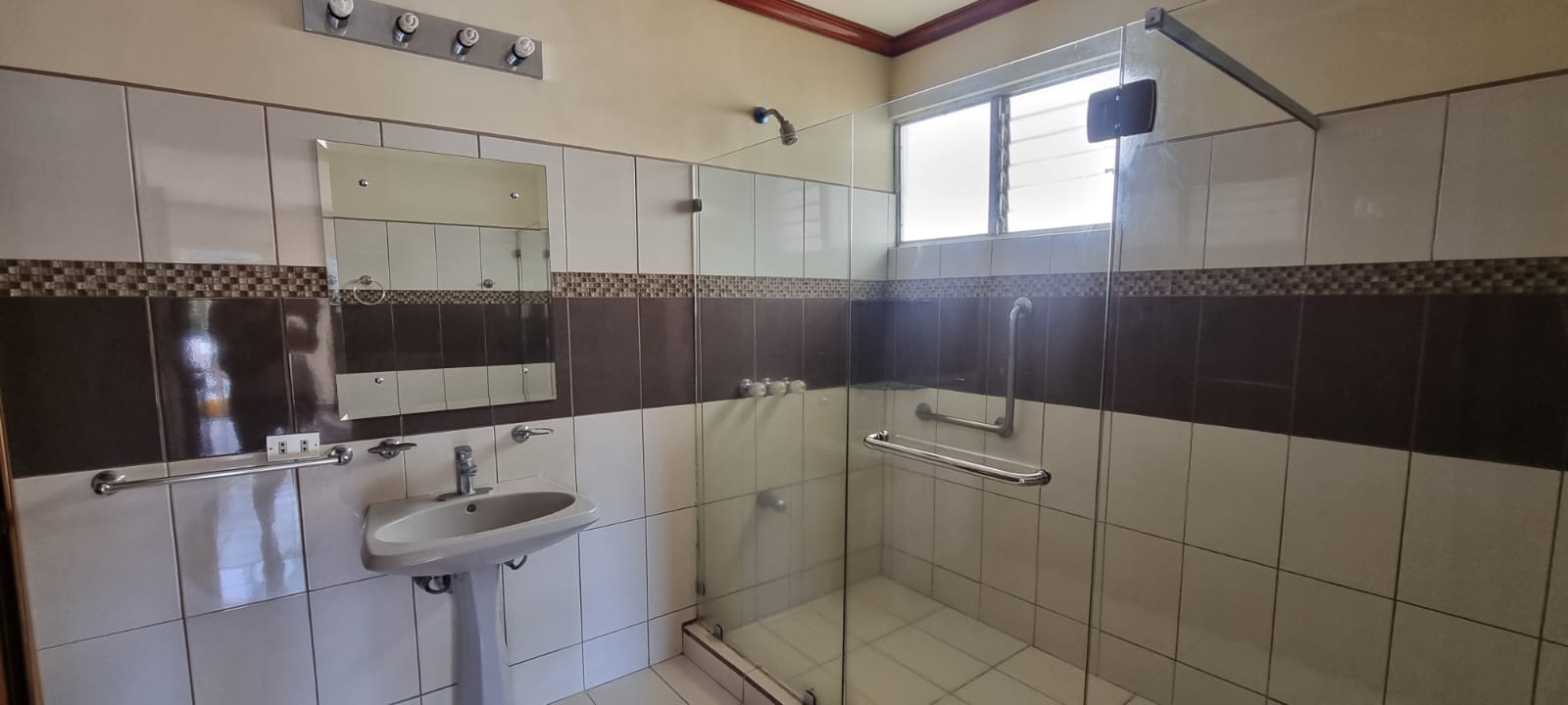 4 bed Single Family Homes For Sale in Ciudad Cariari, Heredia - thumb 20