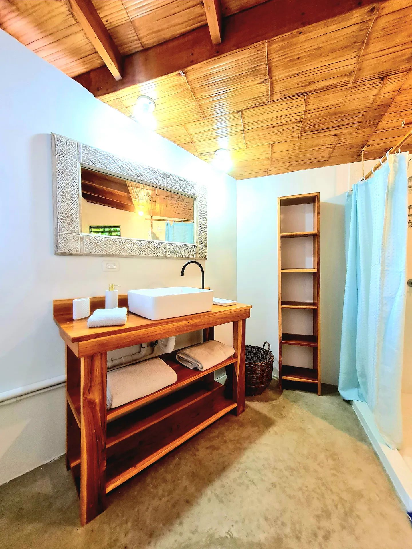 4 bed Single Family Homes For Sale in Santa Teresa, Puntarenas - thumb 17