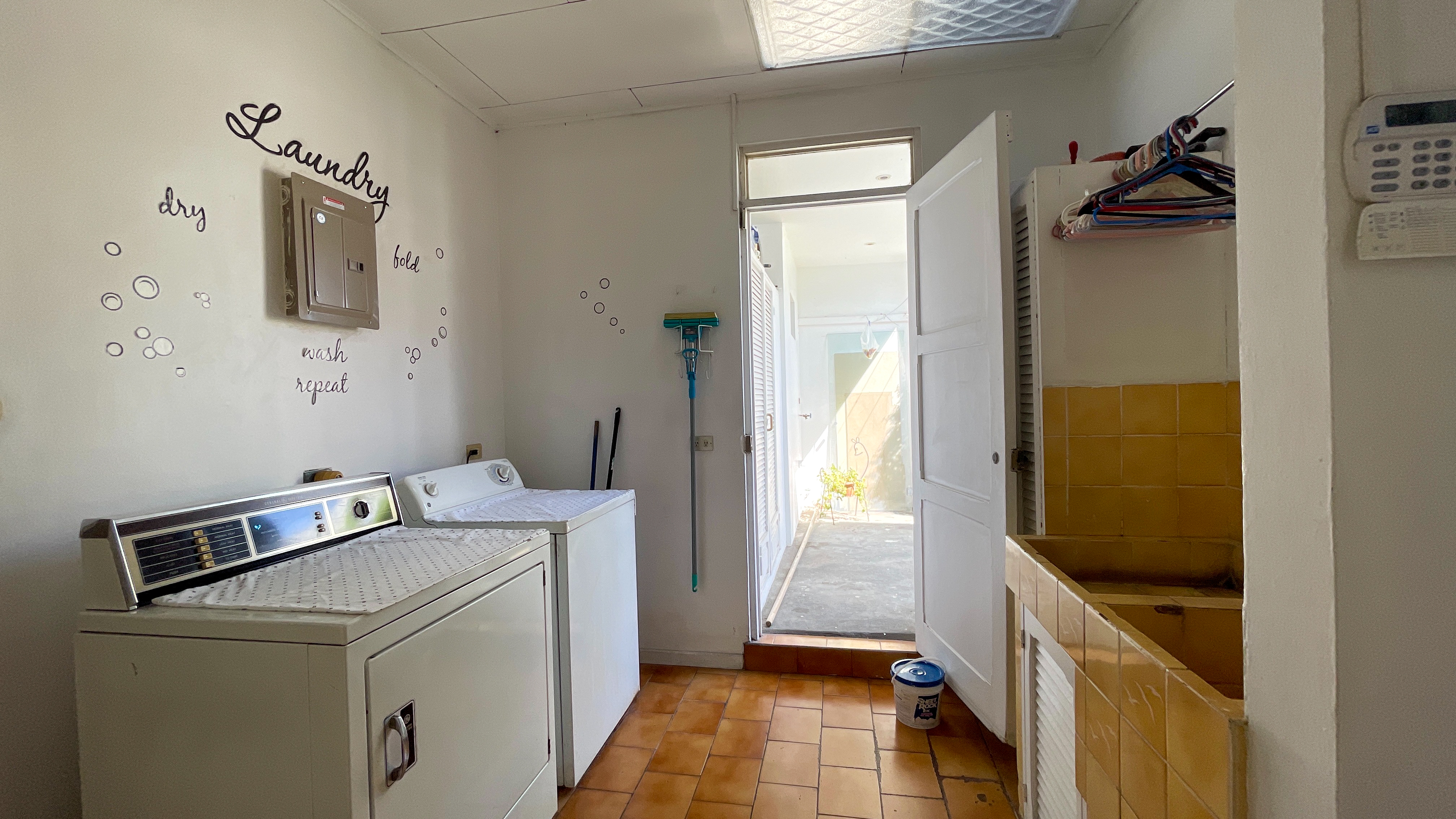 4 bed Single Family Homes For Sale in Escazu, San Jose - thumb 25