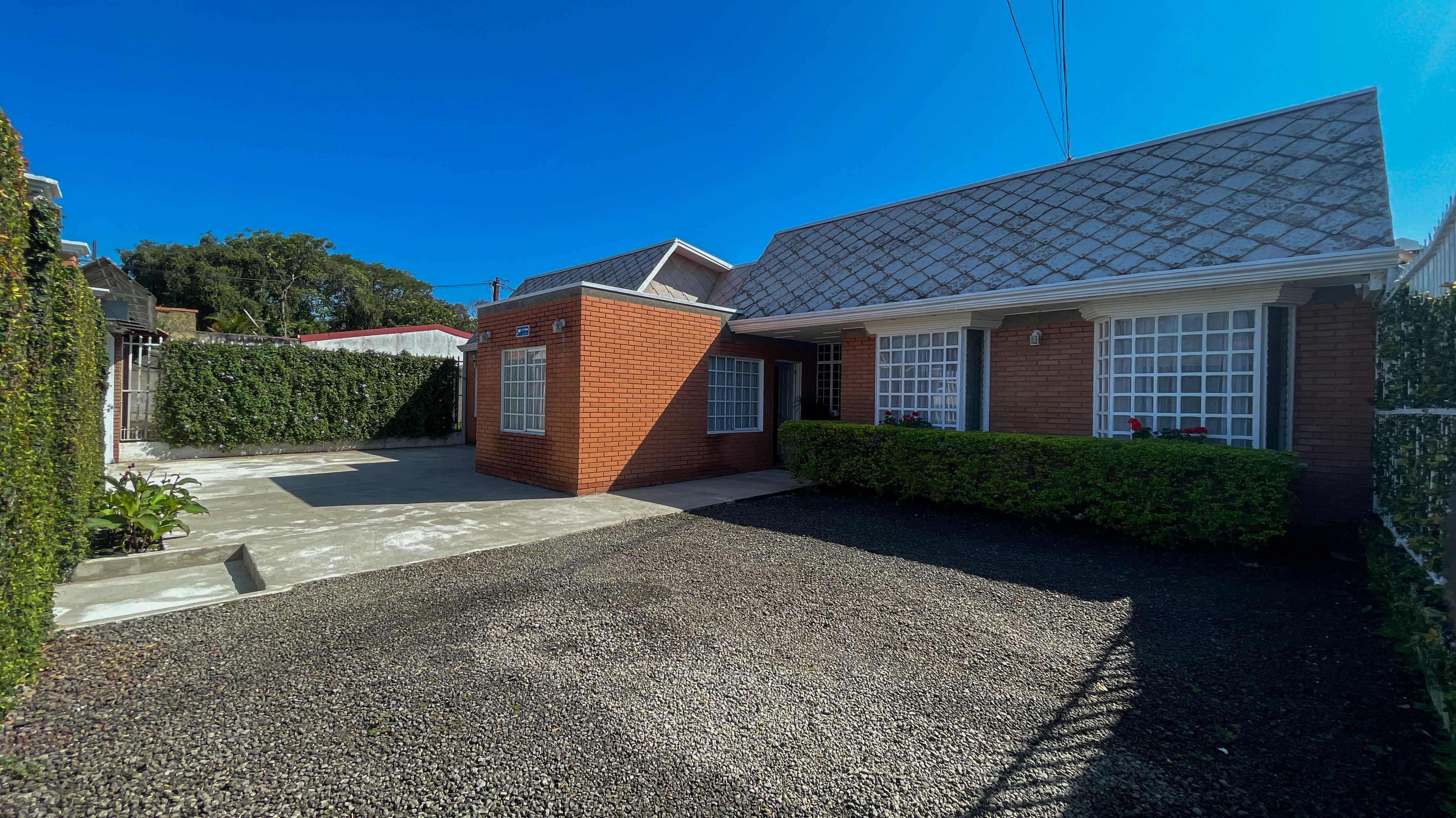 4 bed Single Family Homes For Sale in Escazu, San Jose - thumb 1