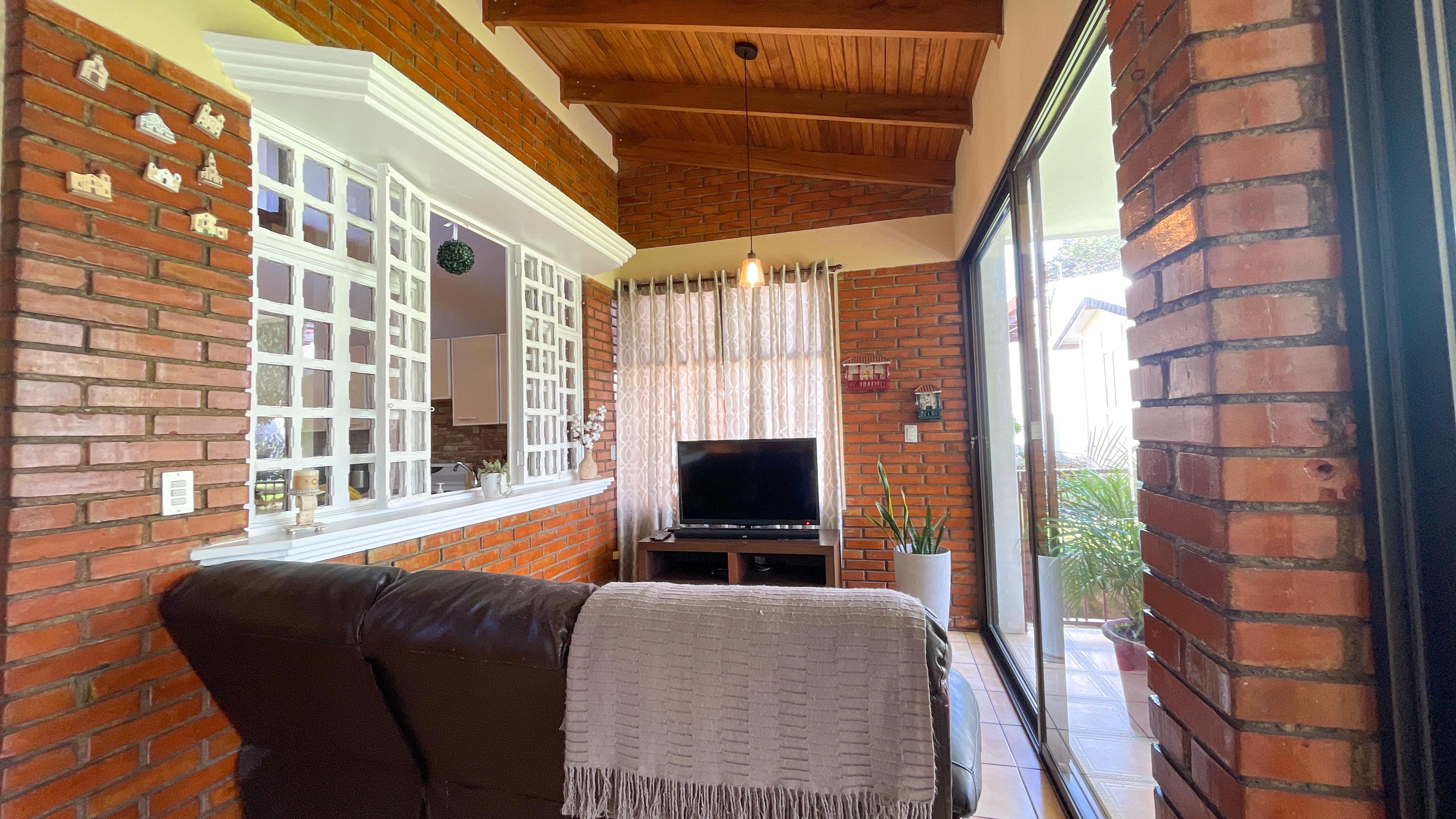 4 bed Single Family Homes For Sale in Escazu, San Jose - thumb 12