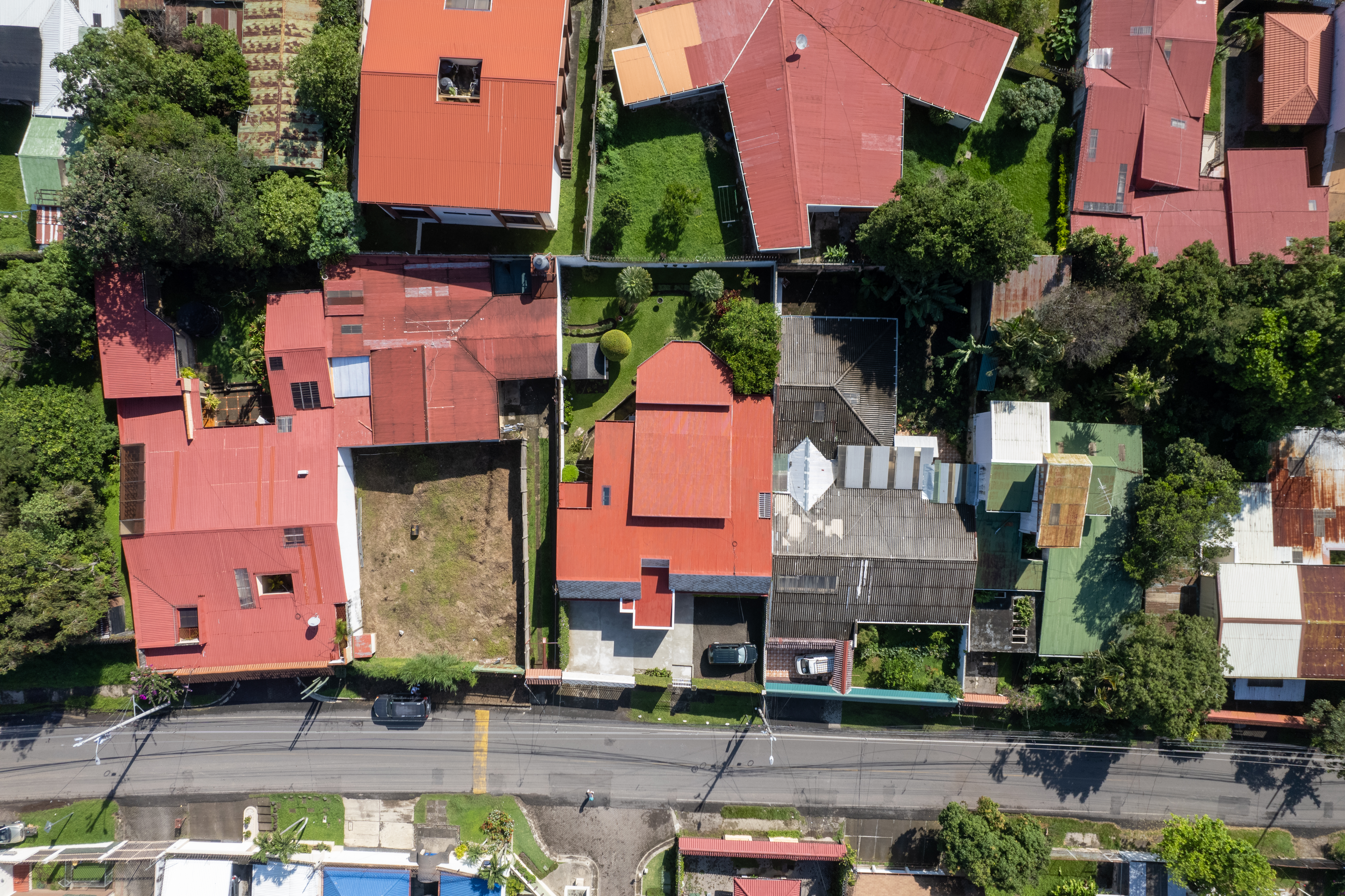 4 bed Single Family Homes For Sale in Escazu, San Jose - thumb 2