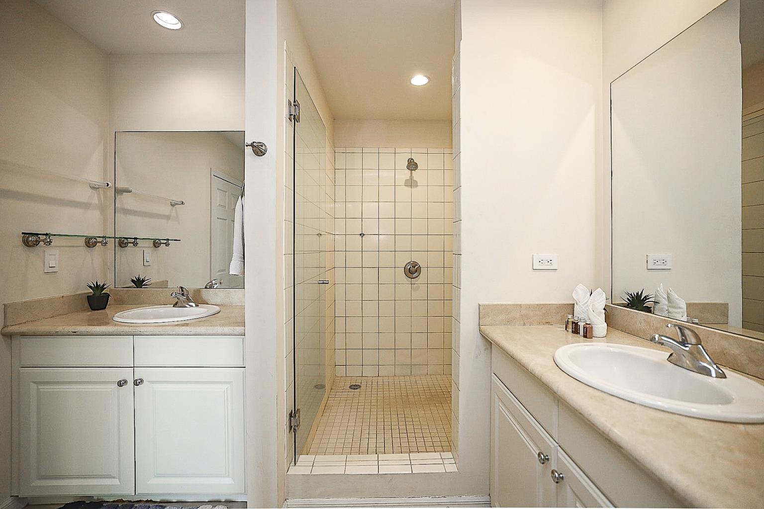 2 bed Condo For Sale in Playas Del Coco, Guanacaste - thumb 9