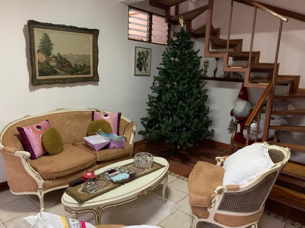 5 bed Single Family Homes For Sale in Curridabat, San Jose - thumb 5