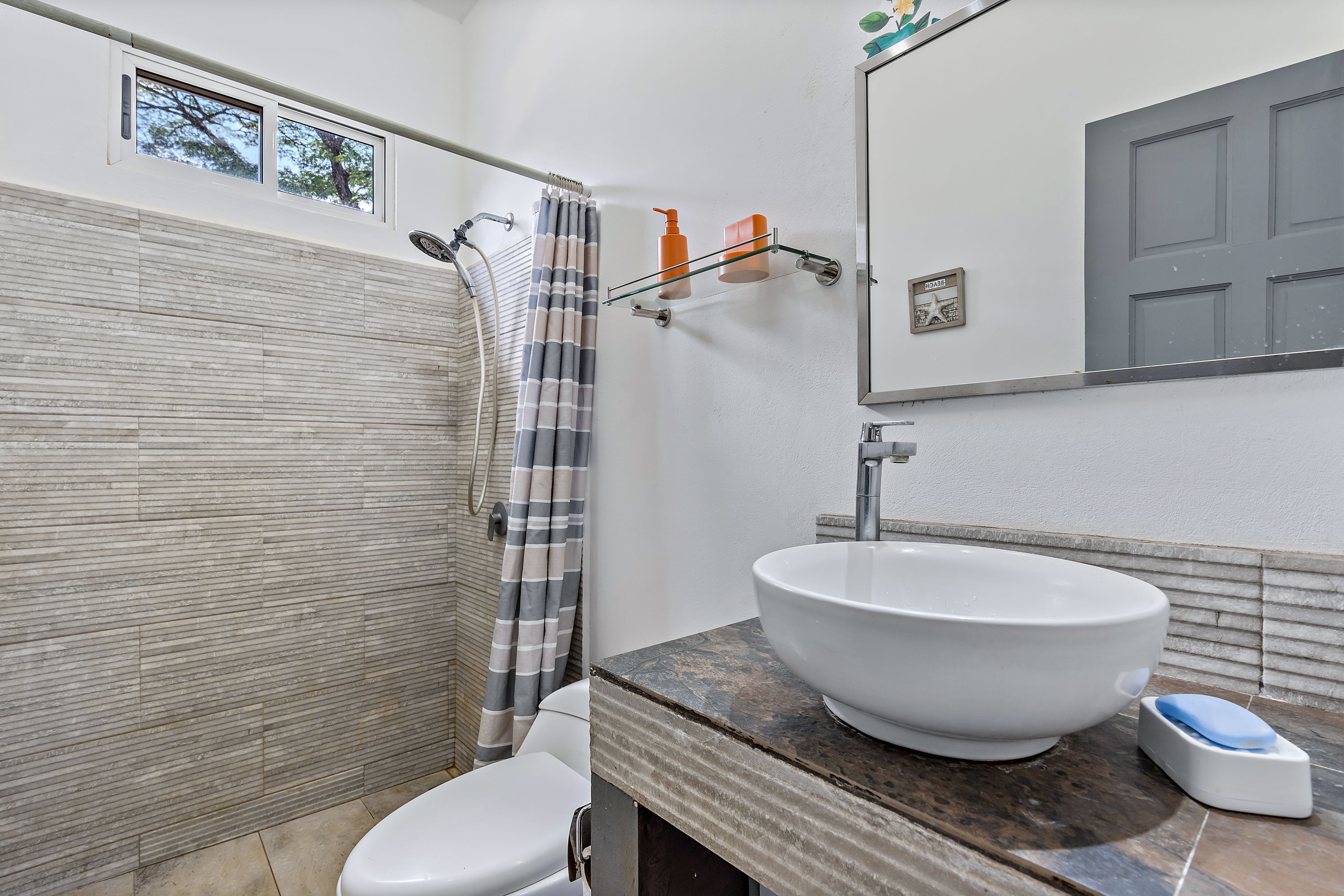 9 bed Single Family Homes For Sale in Tamarindo, Guanacaste - thumb 10