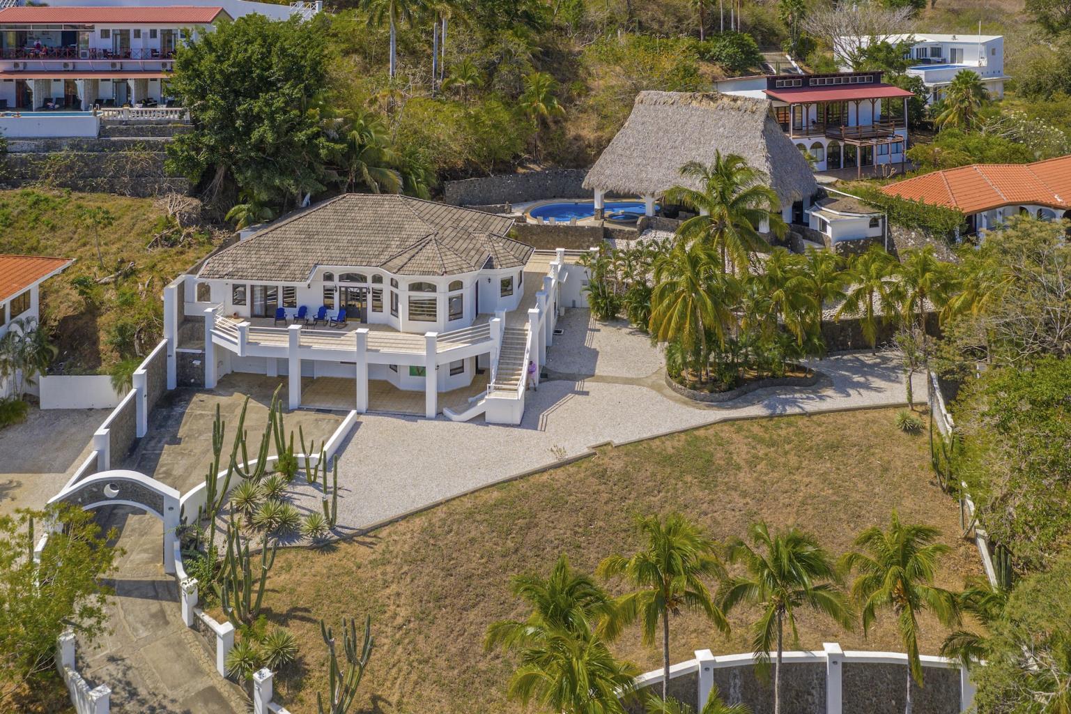 5 bed Single Family Homes For Sale in Ocotal, Guanacaste - thumb 1