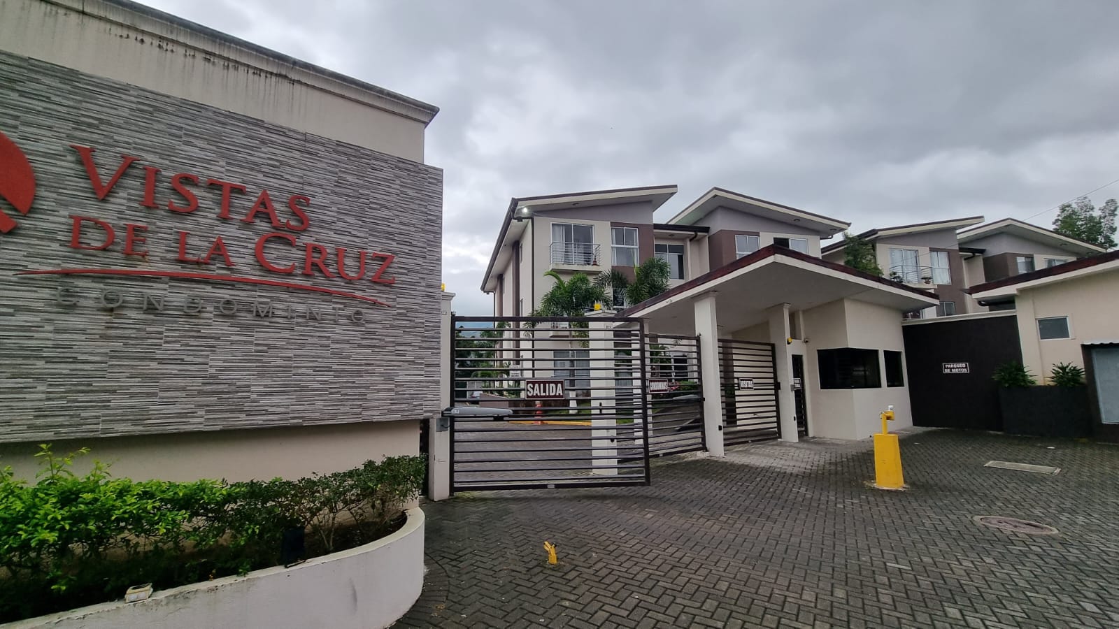 2 bed Condo For Sale in San Jose, San Jose - thumb 1