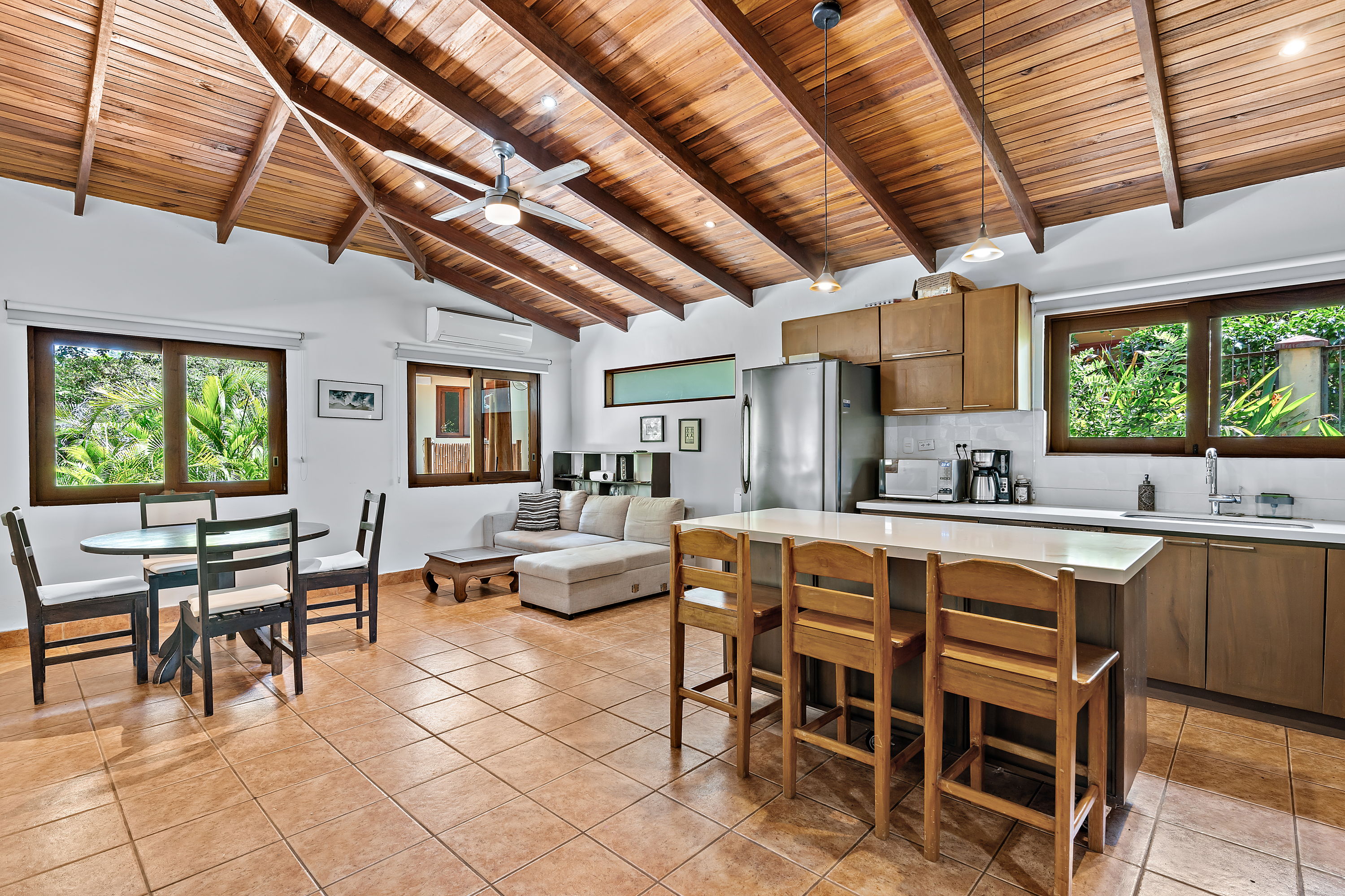 4 bed Single Family Homes For Sale in Tamarindo, Guanacaste - thumb 4