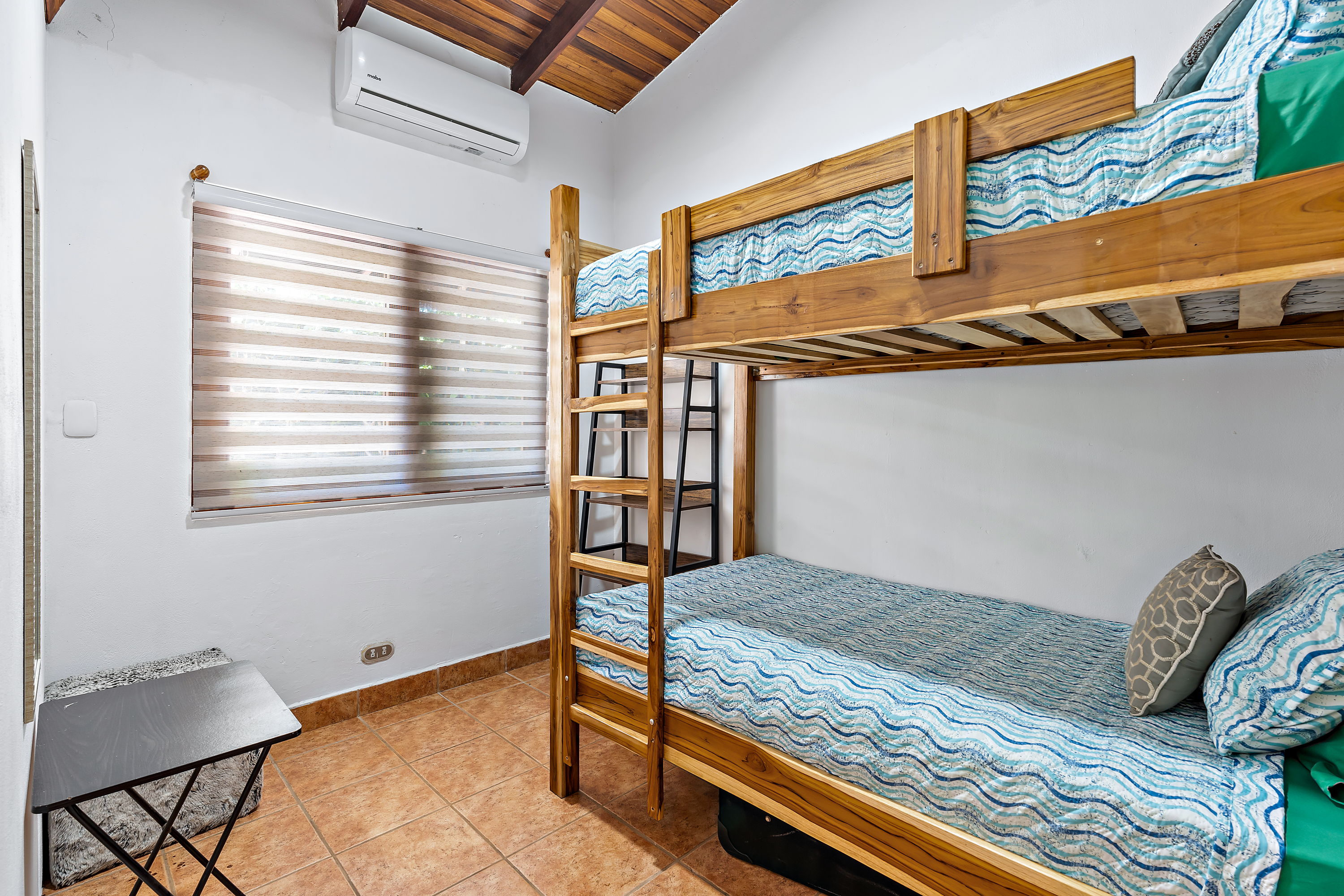 4 bed Single Family Homes For Sale in Tamarindo, Guanacaste - thumb 8