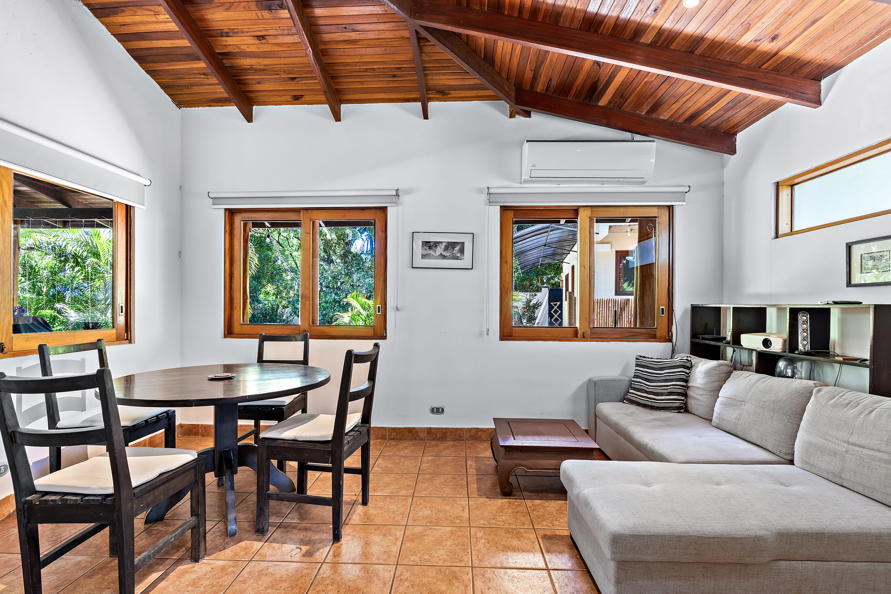 4 bed Single Family Homes For Sale in Tamarindo, Guanacaste - thumb 3