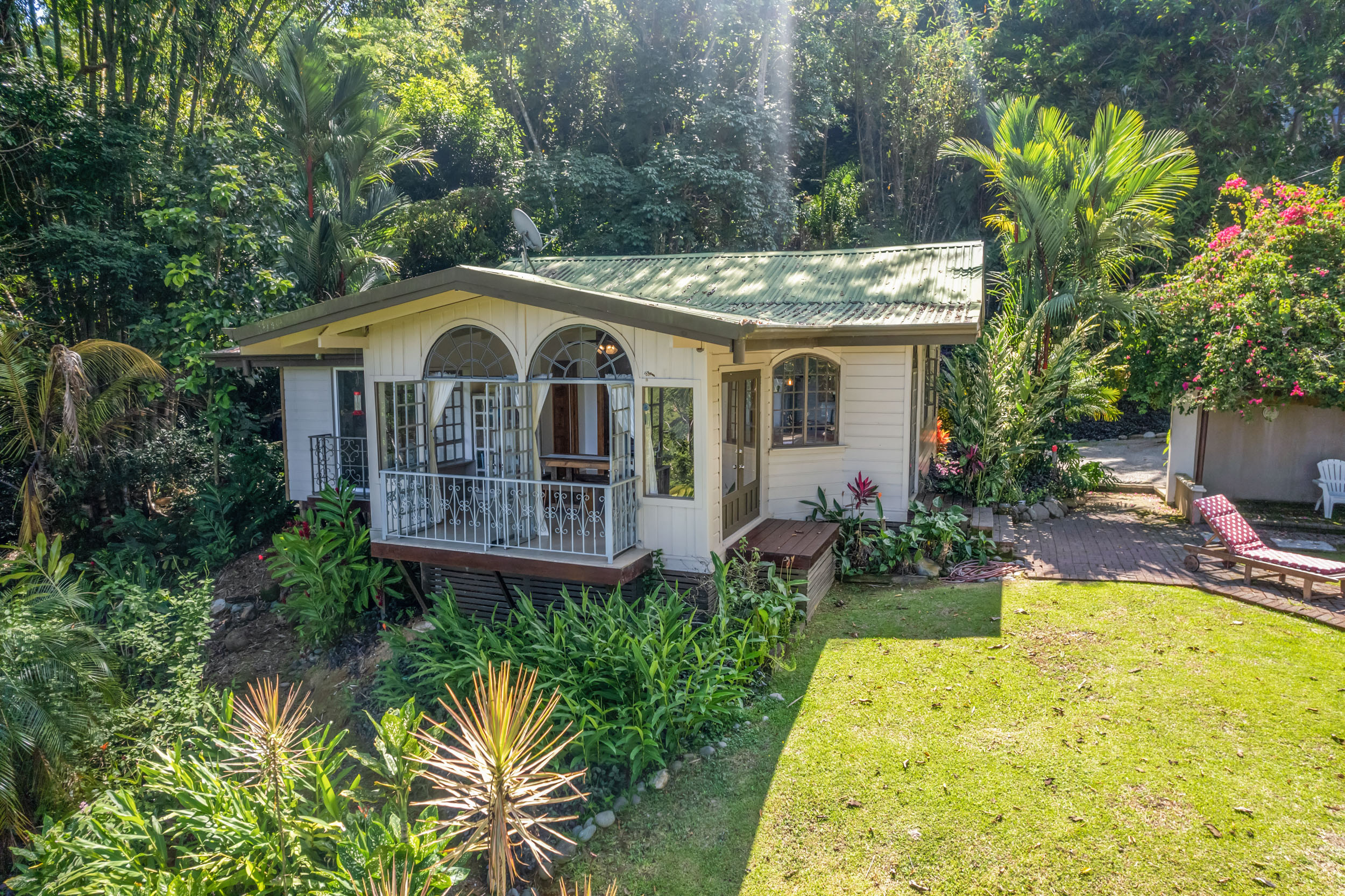 3 bed Single Family Homes For Sale in Dominical, Puntarenas - thumb 1
