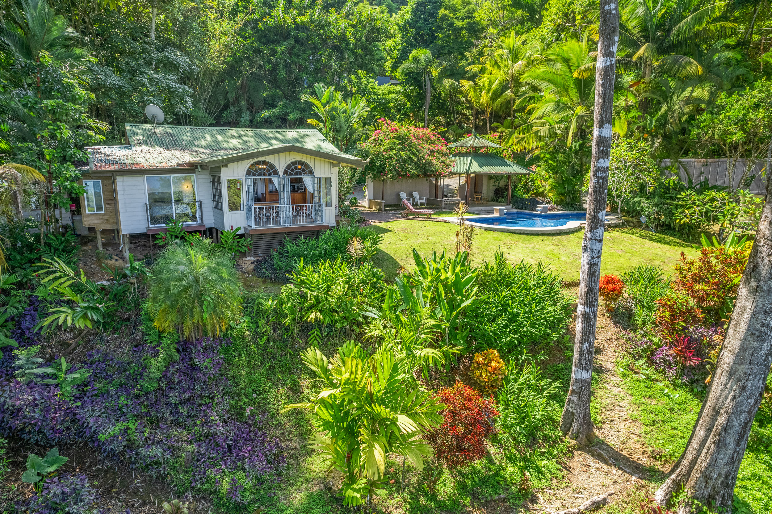 3 bed Single Family Homes For Sale in Dominical, Puntarenas - thumb 3