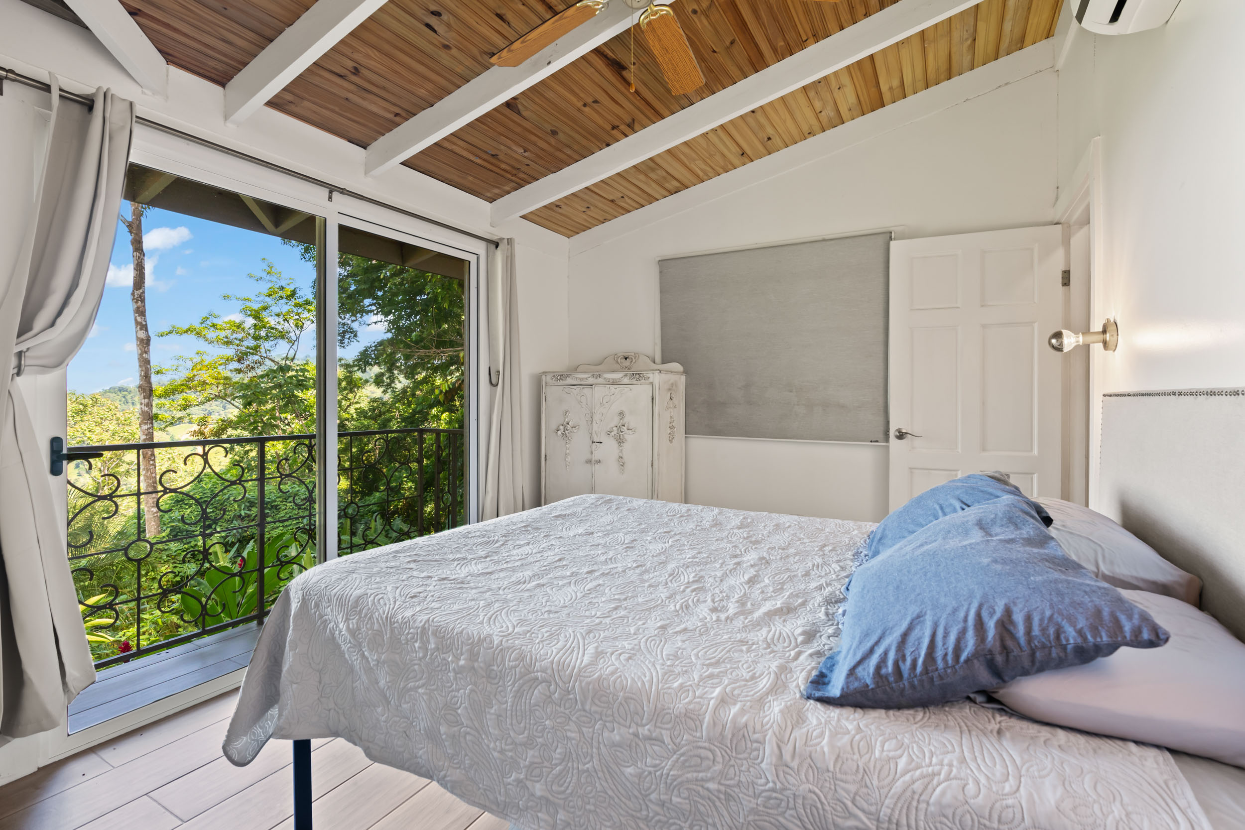 3 bed Single Family Homes For Sale in Dominical, Puntarenas - thumb 25
