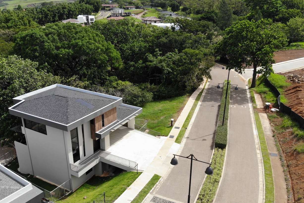 3 bed Single Family Homes For Sale in La Guacima, Alajuela - thumb 4