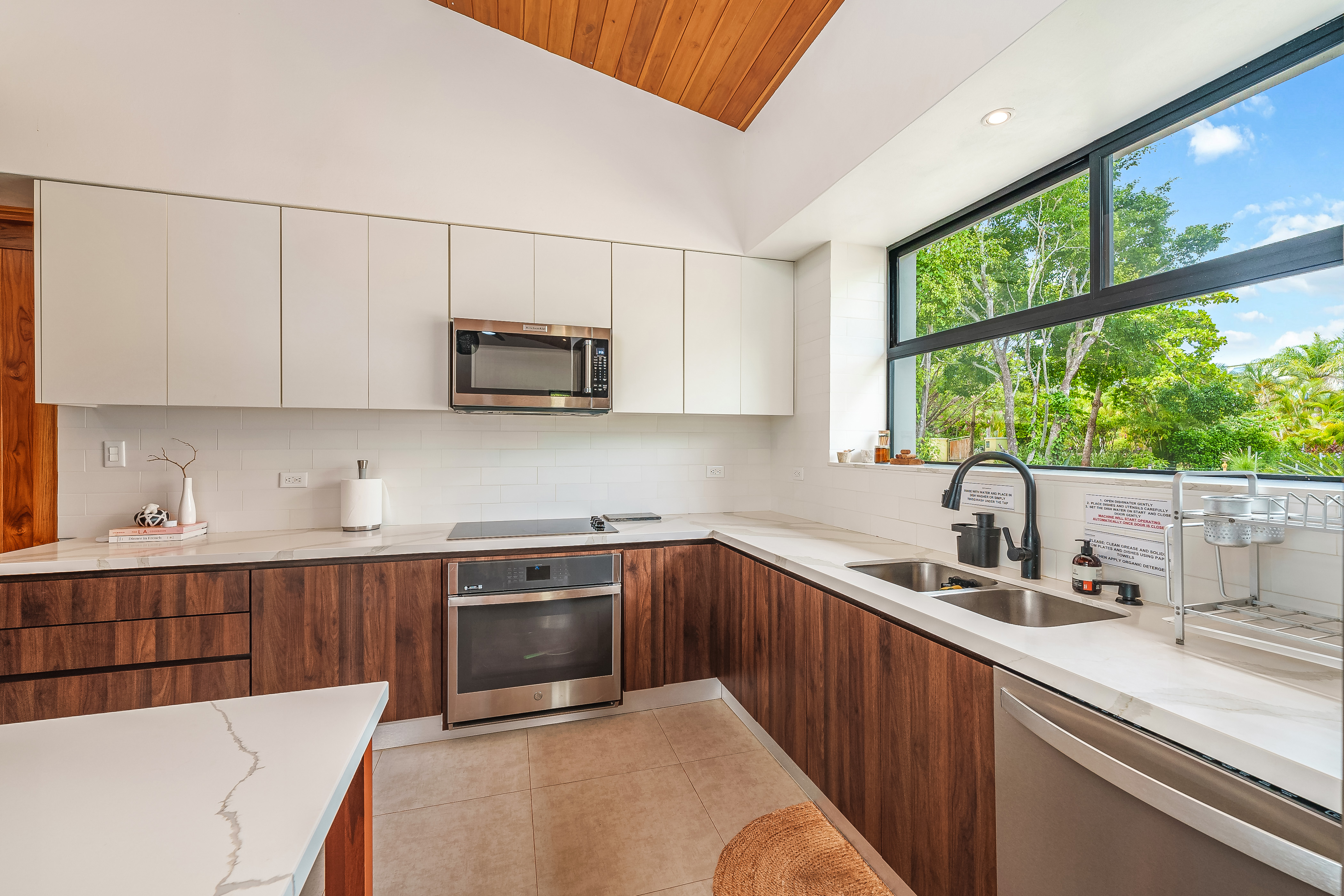 3 bed Single Family Homes For Sale in Playa Negra, Guanacaste - thumb 13