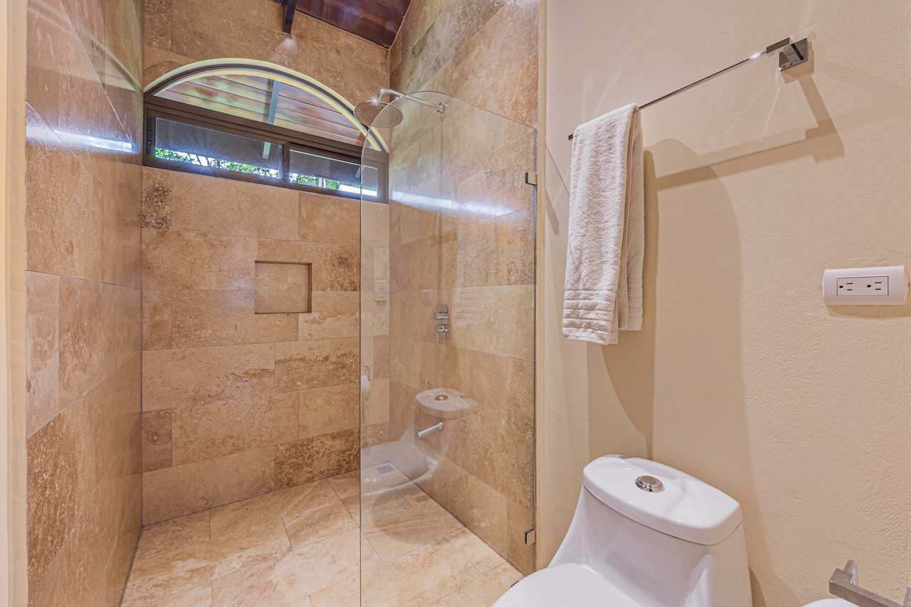 10 bed Hotel / Leisure For Sale in Uvita, Puntarenas - thumb 26