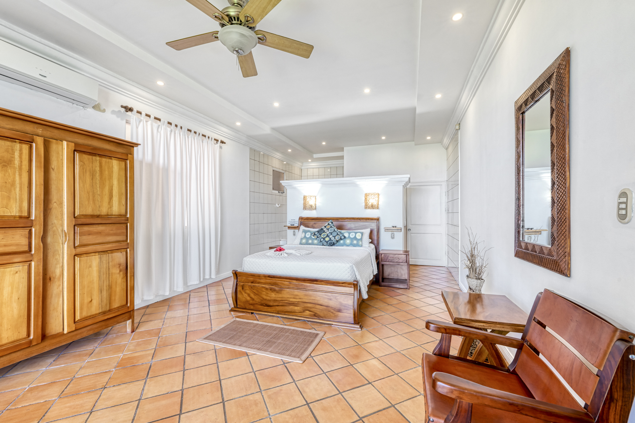 4 bed Single Family Homes For Sale in Manuel Antonio, Puntarenas - thumb 13