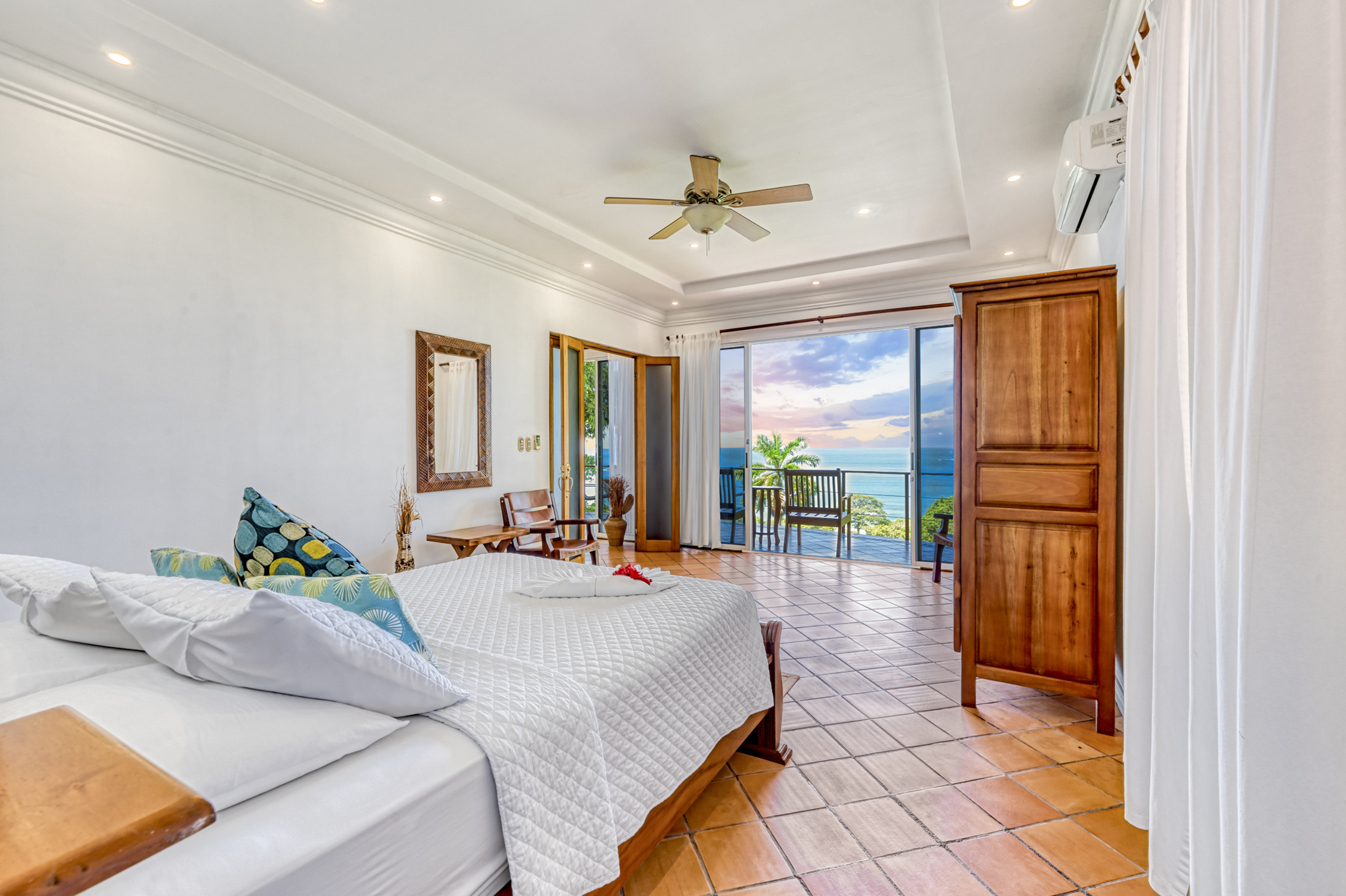 4 bed Single Family Homes For Sale in Manuel Antonio, Puntarenas - thumb 17