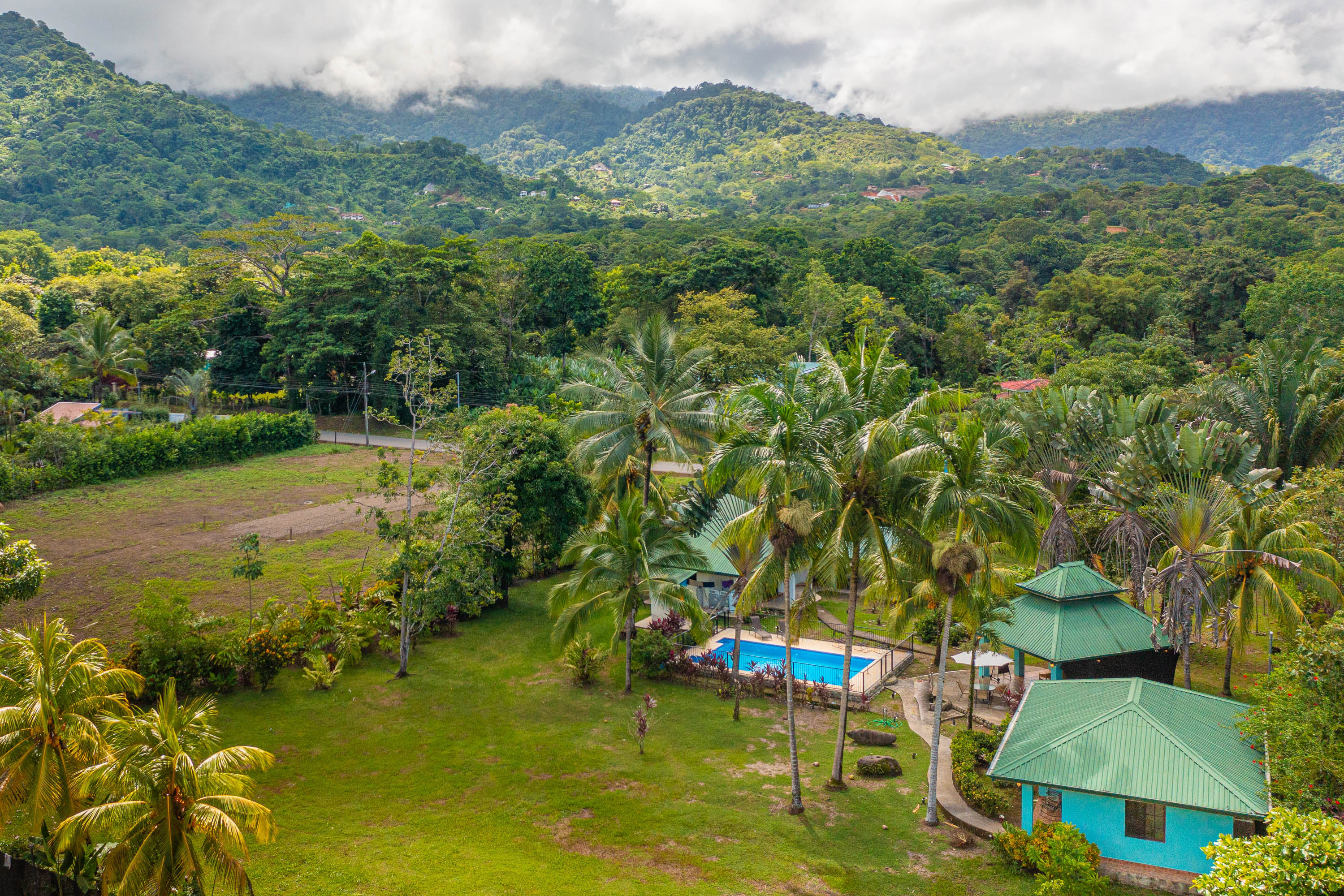 5 bed Single Family Homes For Sale in Ojochal, Puntarenas - thumb 3