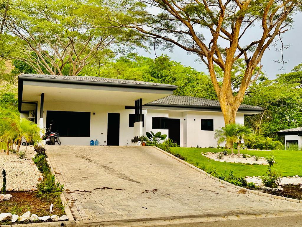 3 bed Single Family Homes For Sale in Playas Del Coco, Guanacaste - thumb 2