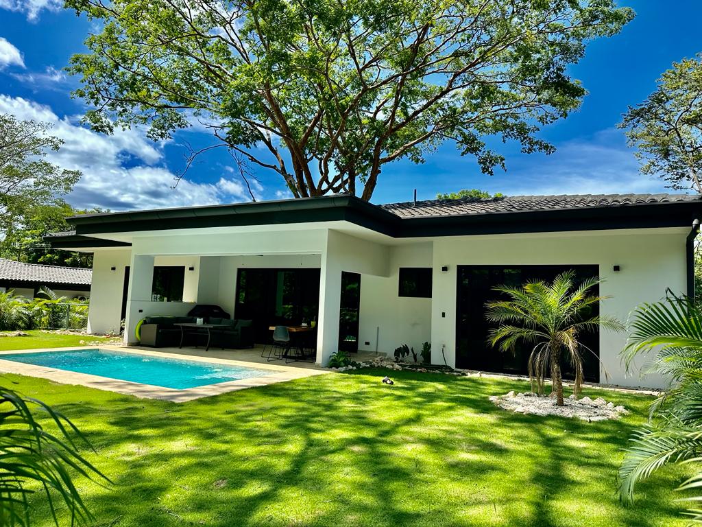 3 bed Single Family Homes For Sale in Playas Del Coco, Guanacaste - thumb 1