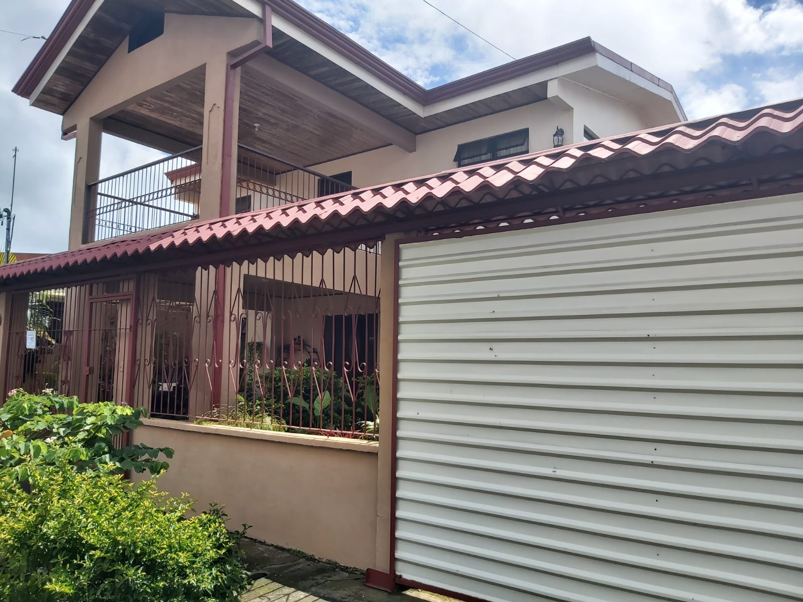 5 bed Single Family Homes For Sale in Paraíso, Cartago - thumb 1