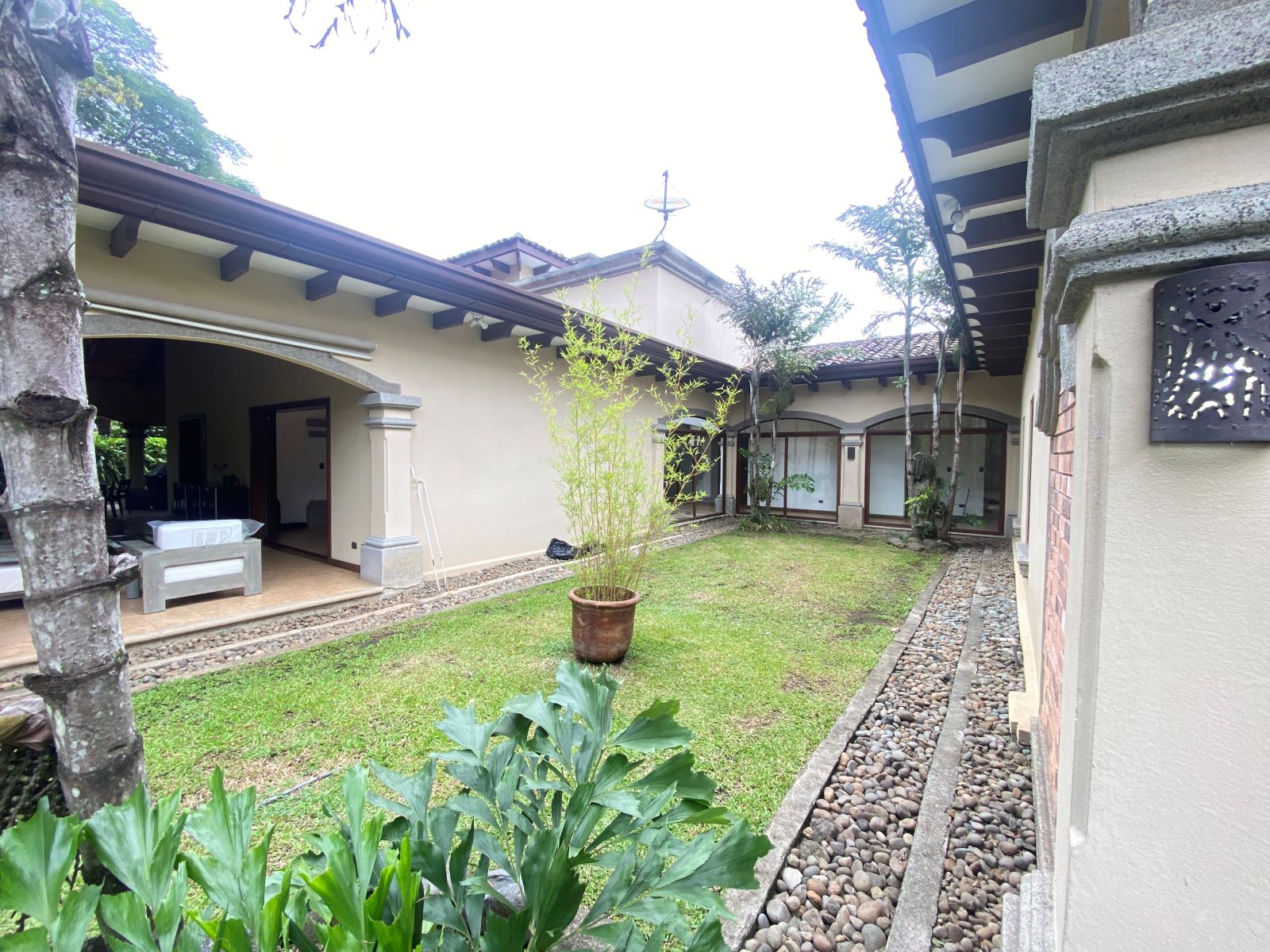 4 bed Single Family Homes For Sale in Santa Ana, San Jose - thumb 3