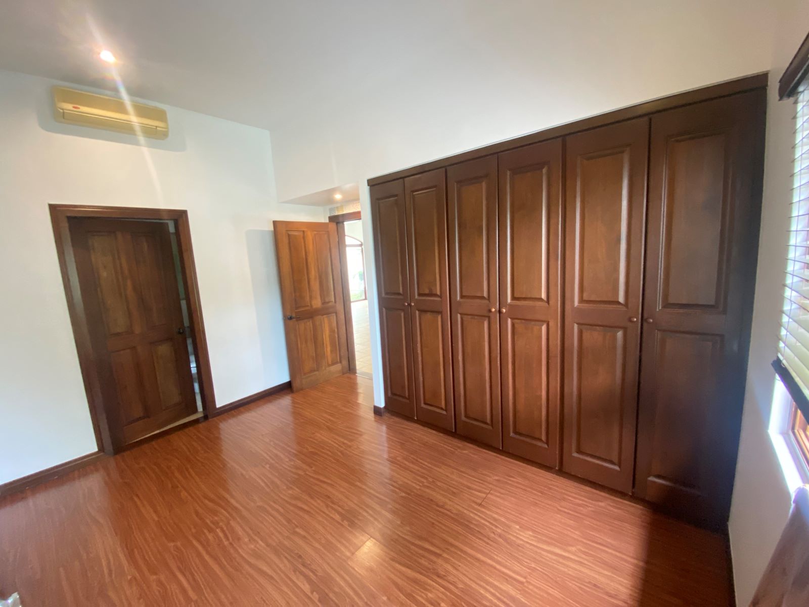 4 bed Single Family Homes For Sale in Santa Ana, San Jose - thumb 16