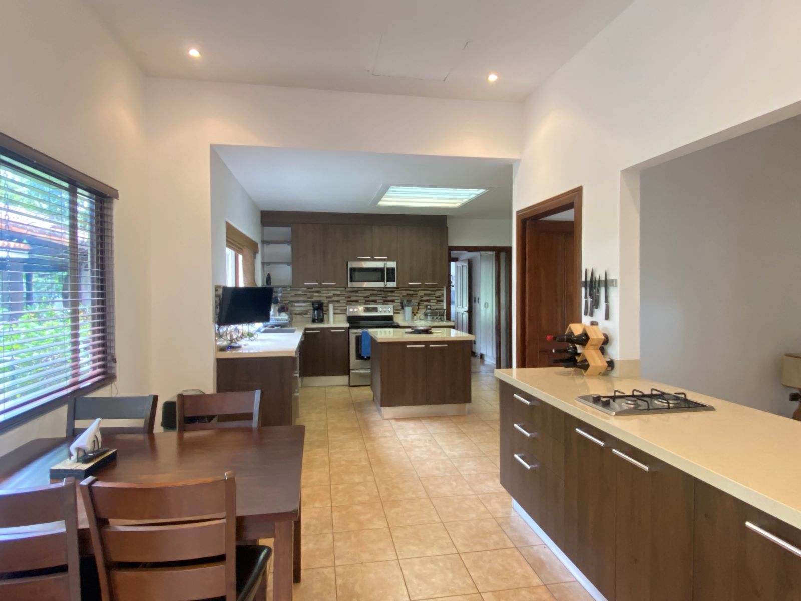 4 bed Single Family Homes For Sale in Santa Ana, San Jose - thumb 2