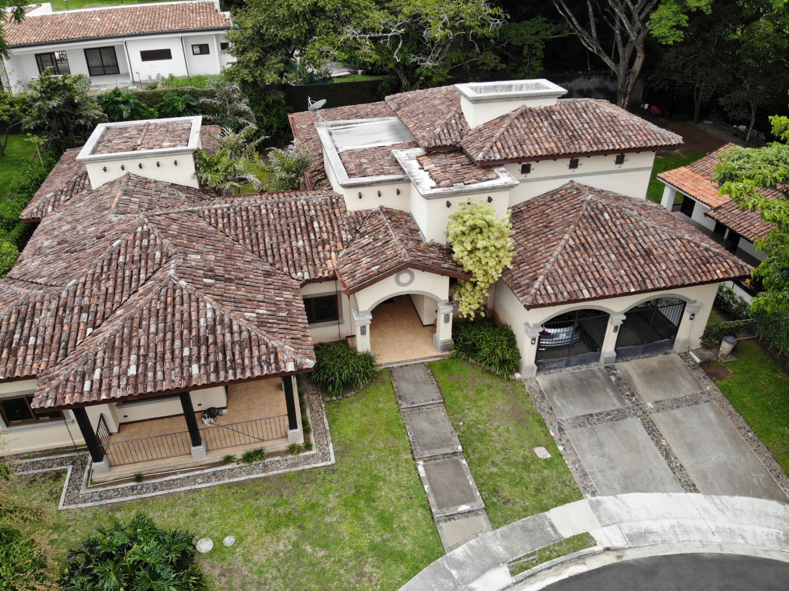 4 bed Single Family Homes For Sale in Santa Ana, San Jose - thumb 1