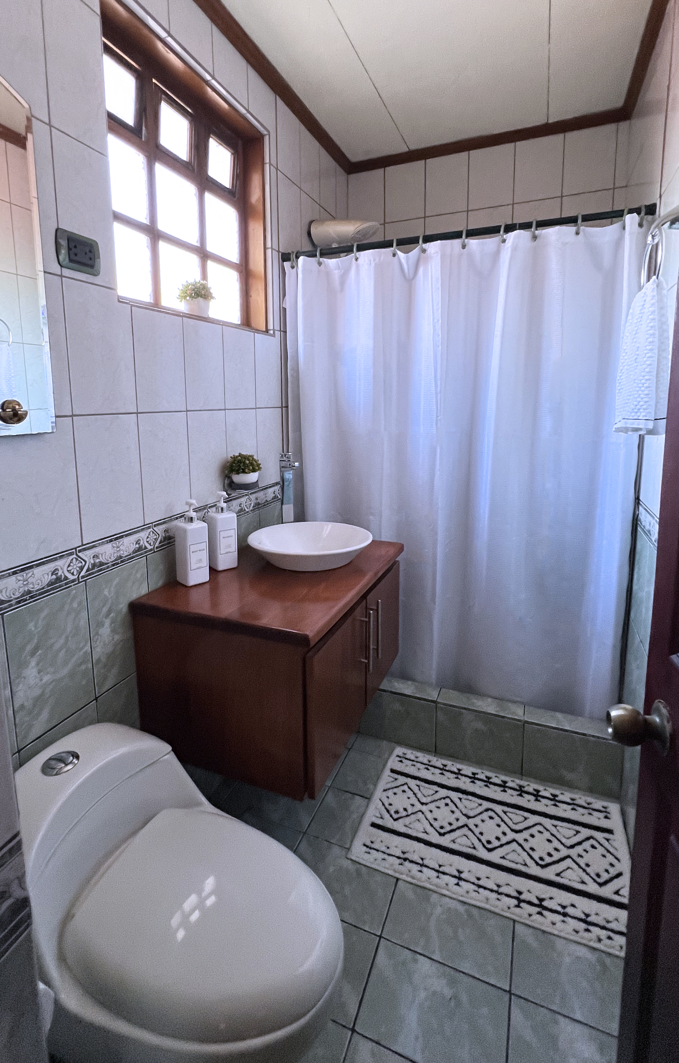 4 bed Single Family Homes For Sale in Zapote, San Jose - thumb 4