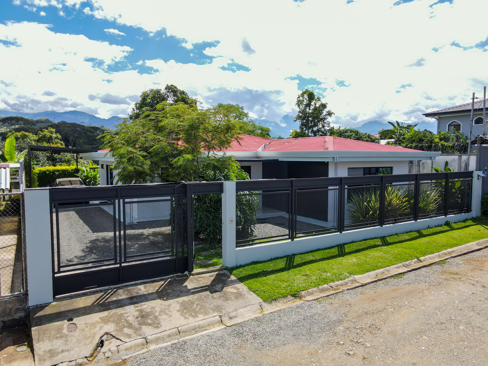 3 bed Single Family Homes For Sale in Perez Zeledon, San Jose - thumb 4