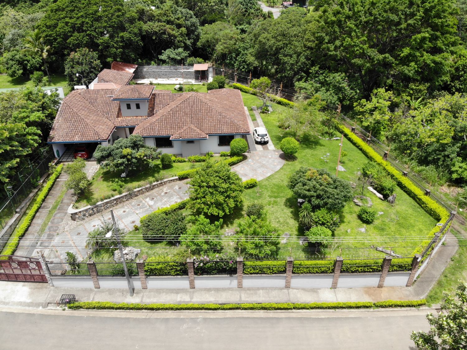 4 bed Single Family Homes For Sale in Salitral, San Jose - thumb 1