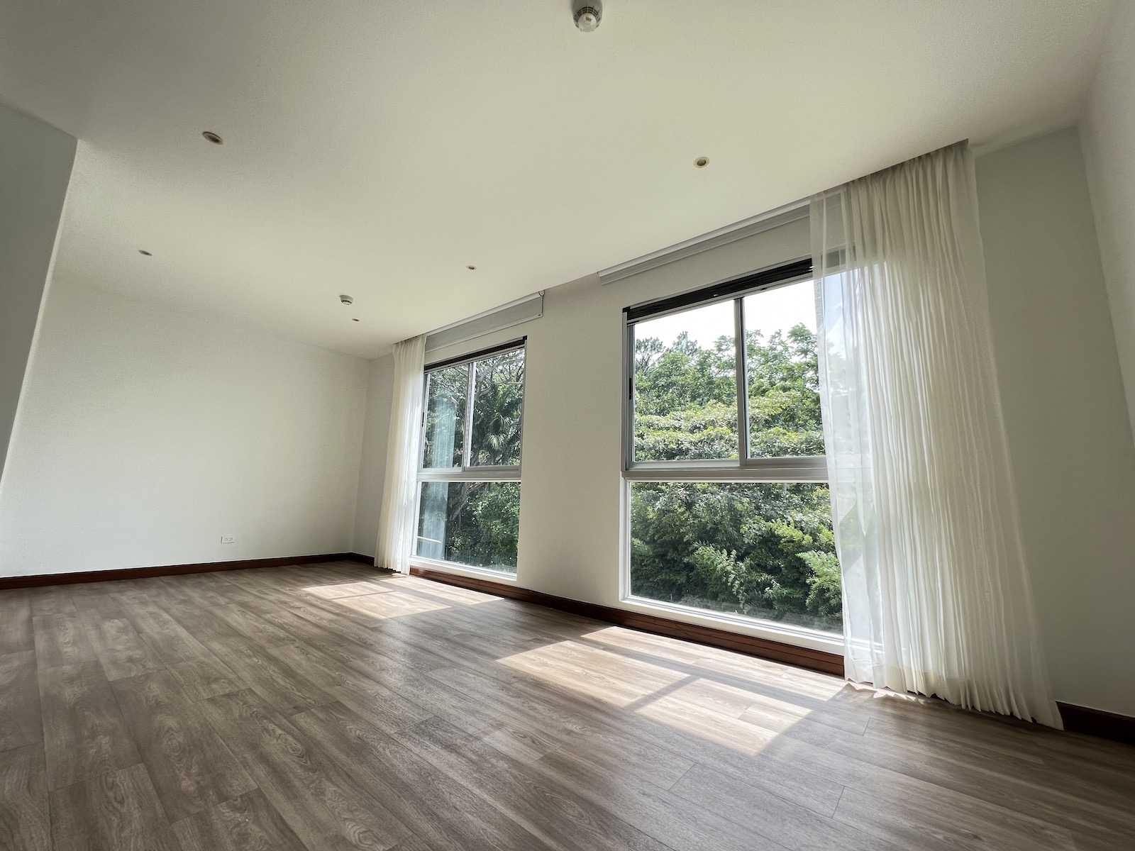 2 bed Apartment For Sale in Escazu, San Jose - thumb 9